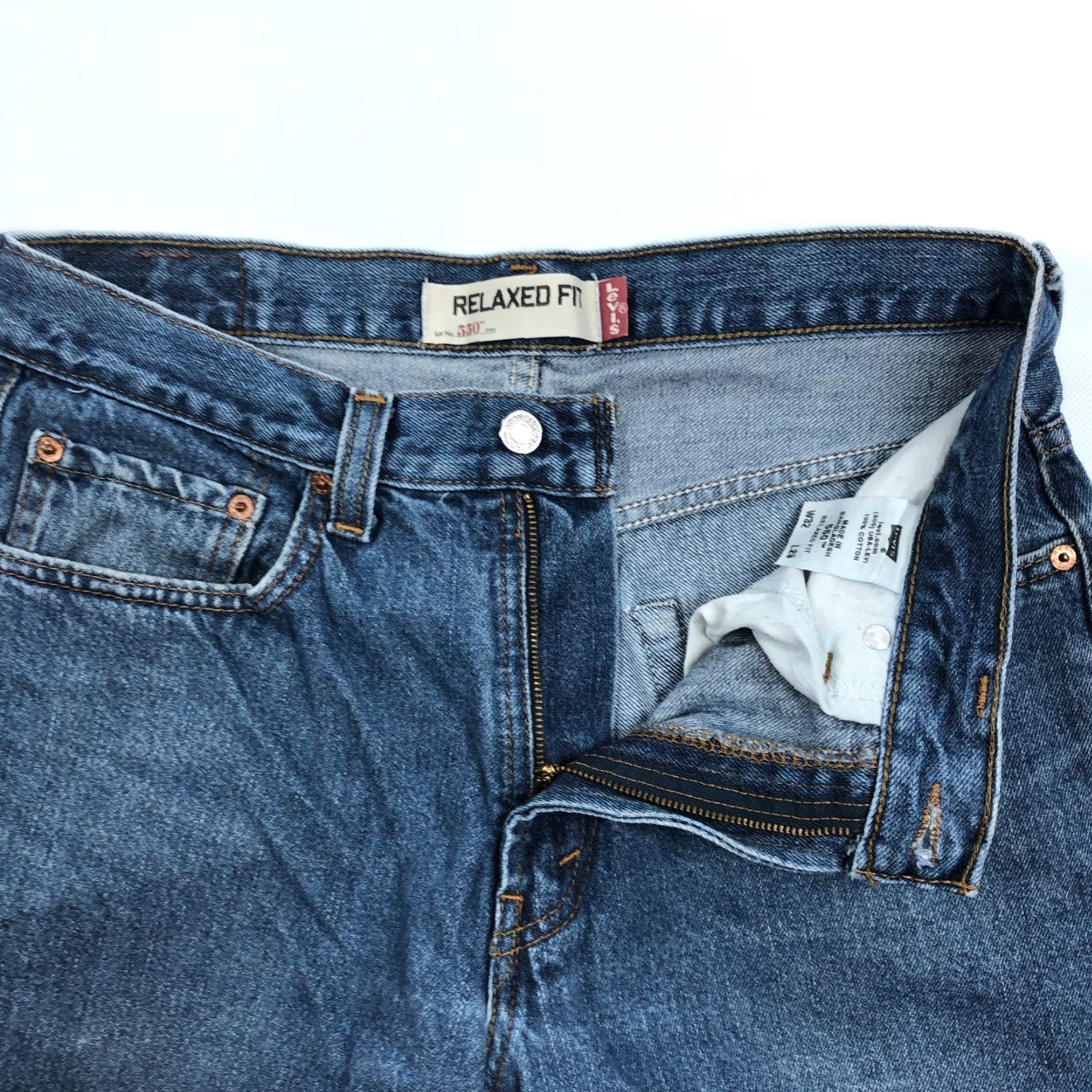 Levi's VINTAGE Levi's 550 Jeans Mens 32x29 Blue Denim Narrow Relaxed Straight 5-Pocket USA Grunge 90s Boys? Size US 32 / EU 48 - 2 Thumbnail