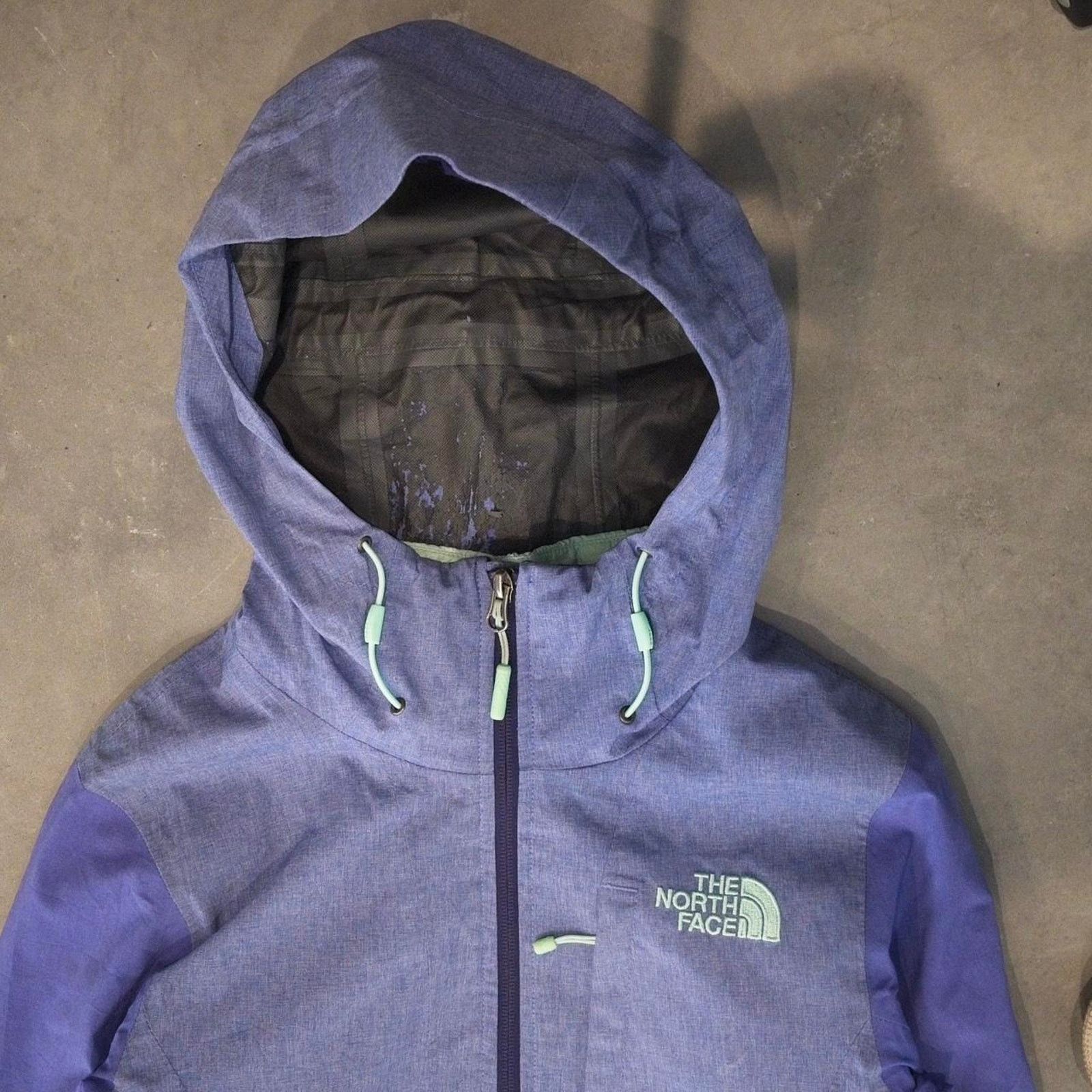 The North Face HyVent 2.5L Jacket Purple & Blue Size Medium