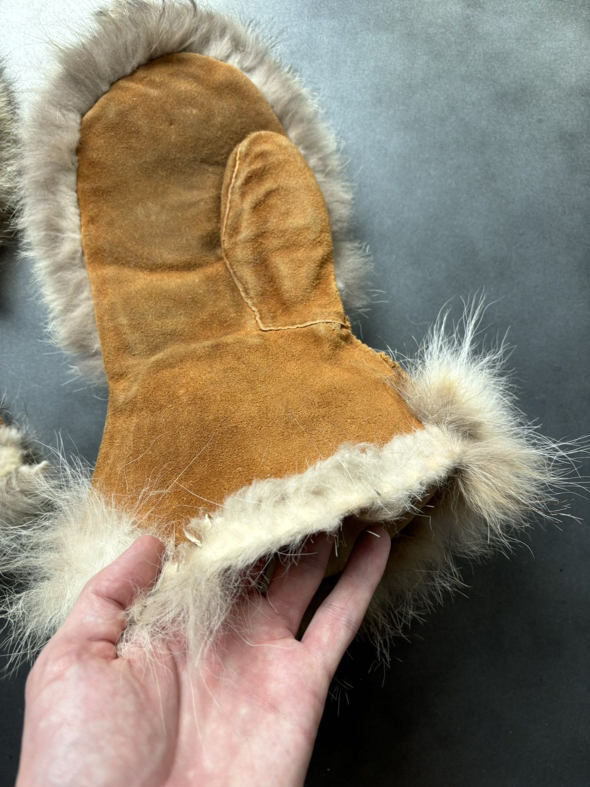 Native × Vintage Vintage Fur Mittens Beaded Gauntlets Indigenous American USA Size ONE SIZE - 12 Thumbnail