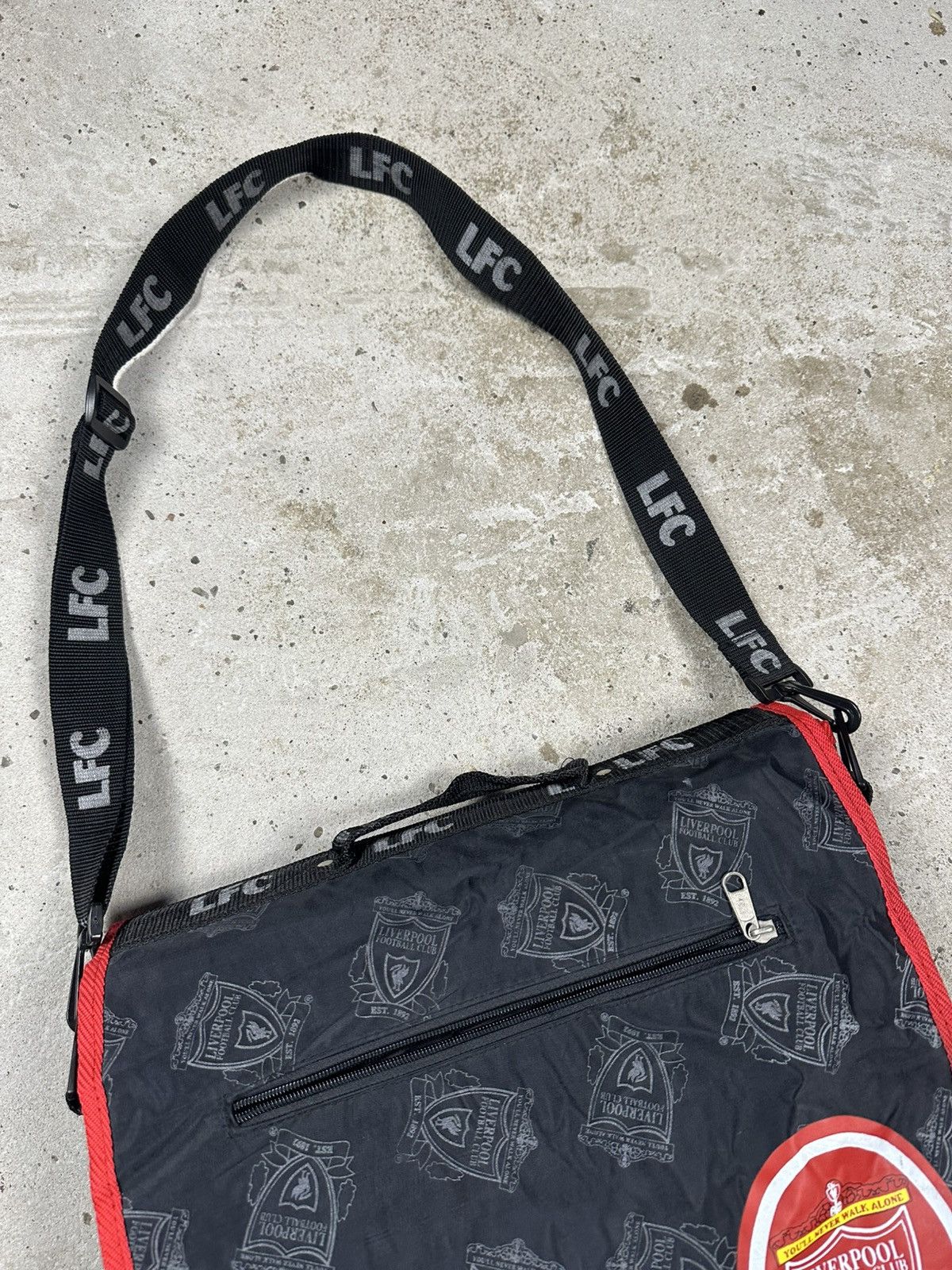 Vintage Vintage Y2K Liverpool Black Big Logo Messenger Bag Monogram Size ONE SIZE - 4 Thumbnail