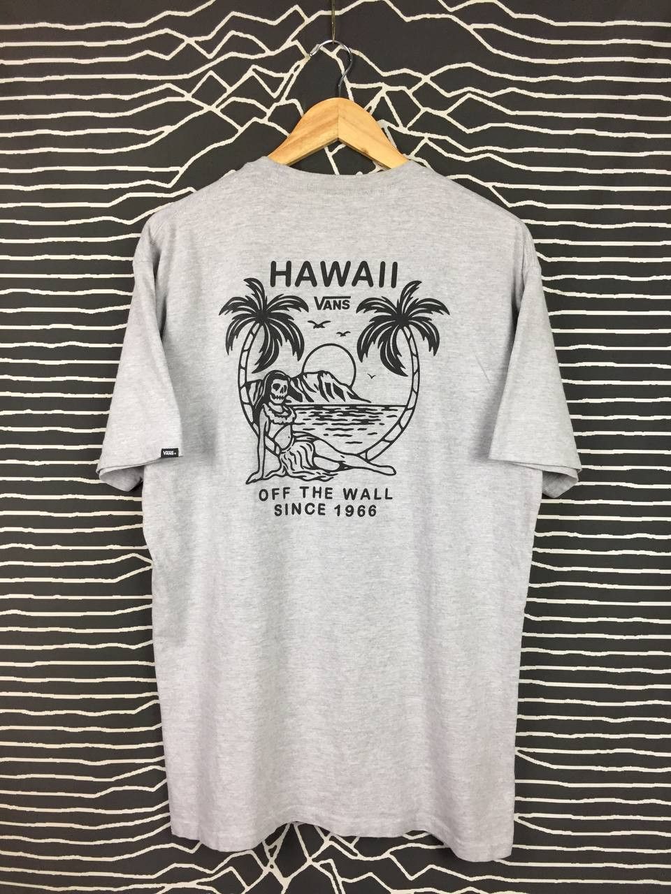 Vans Vans Off The Wall Hawaii Big Logo Classic Fit Skate Tee Size US L / EU 52-54 / 3 - 2 Thumbnail