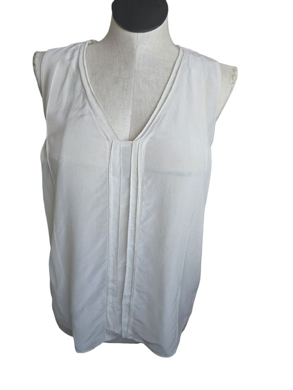 Vince Women's Vince White Sleeveless V-Neck Tank Top M Size M / US 6-8 / IT 42-44 - 1 Thumbnail