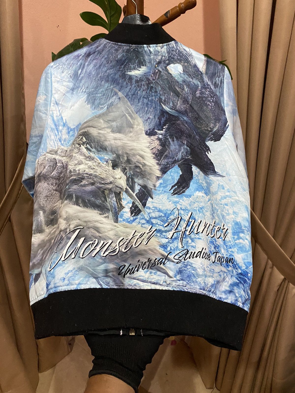 Universal Studios Universal Studios x Capcom Monster Hunter Jacket Ice Dragon Size US M / EU 48-50 / 2 - 11 Thumbnail