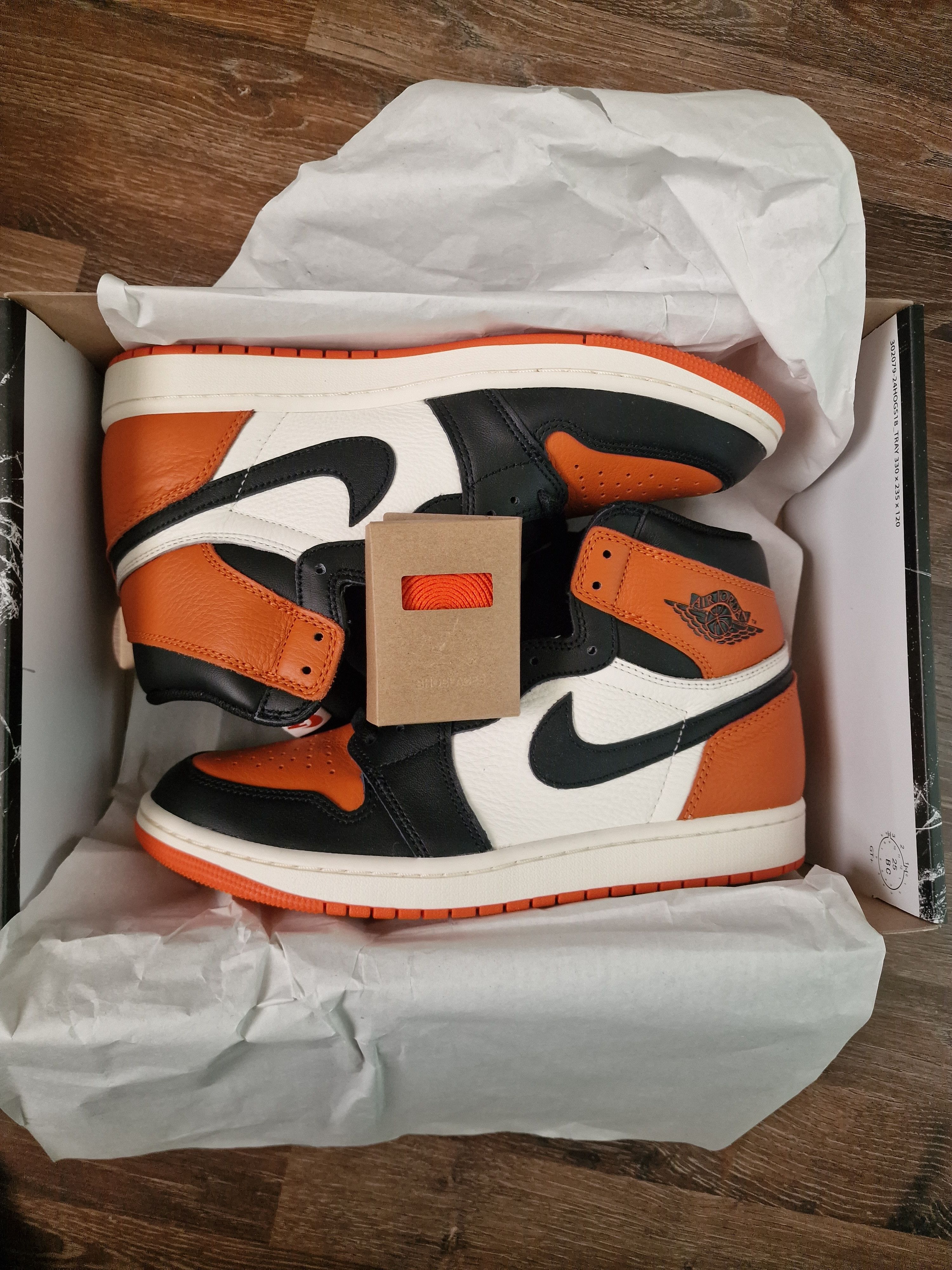 Jordan Brand Air Jordan 1 High OG Shattered Backboard 2025 Size US 9.5 / EU 42-43 - 2 Thumbnail