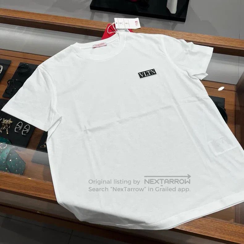 Valentino Valentino White rubber logo base T Size US M / EU 48-50 / 2 - 1 Thumbnail