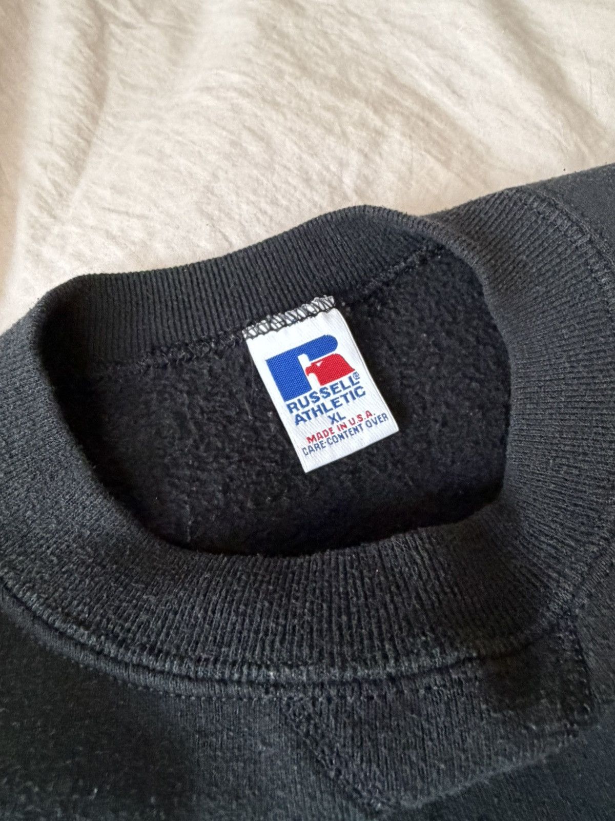 Russell Athletic Russell Athletics Vintage Black Crewneck Sweater Size US XL / EU 56 / 4 - 2 Thumbnail