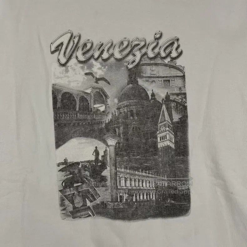 Balenciaga Balenciaga White Castle Printed Sweatshirt Size US S / EU 44-46 / 1 - 2 Thumbnail