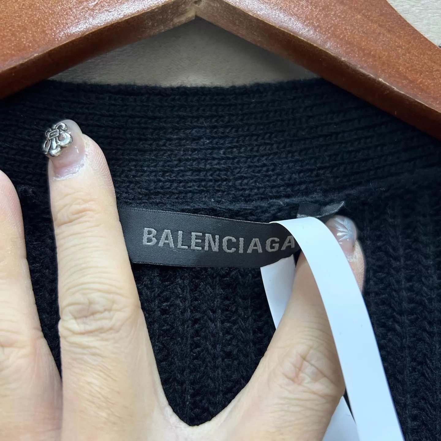 Balenciaga Balenciaga Ribbed Sleeve Logo Cardigan Sweater XS NWT Size XS / US 0-2 / IT 36-38 - 4 Thumbnail