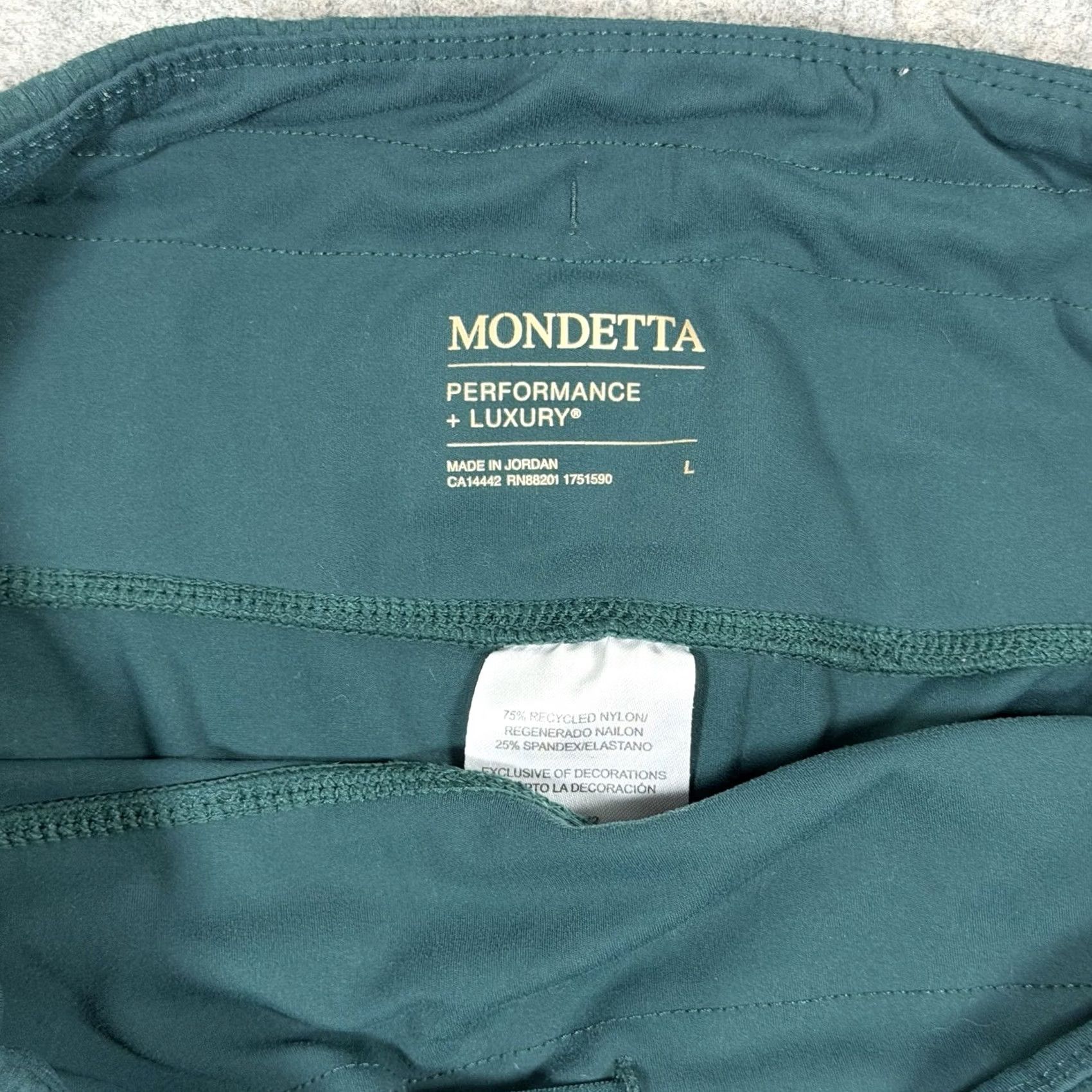 Vintage MONDETTA High Waist Performance Shorts Women's L Green Size 36" / US 14 / IT 50 - 3 Thumbnail