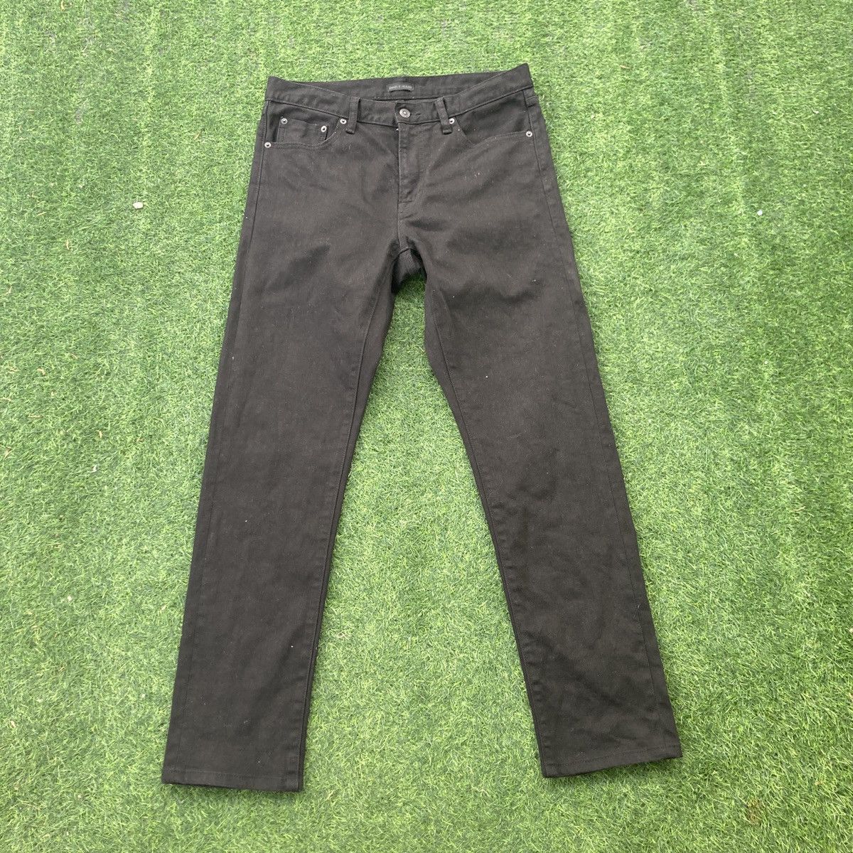 UNIQLO SUPER BLACK SELVEDGE JEANS