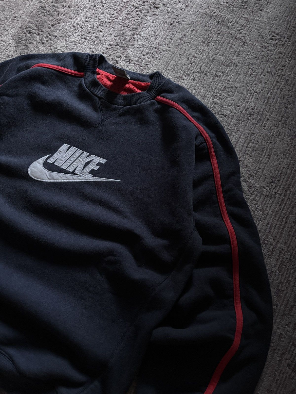 Nike Nike Vintage Streetwear Center Logo Sweatshirt Size US L / EU 52-54 / 3 - 5 Thumbnail