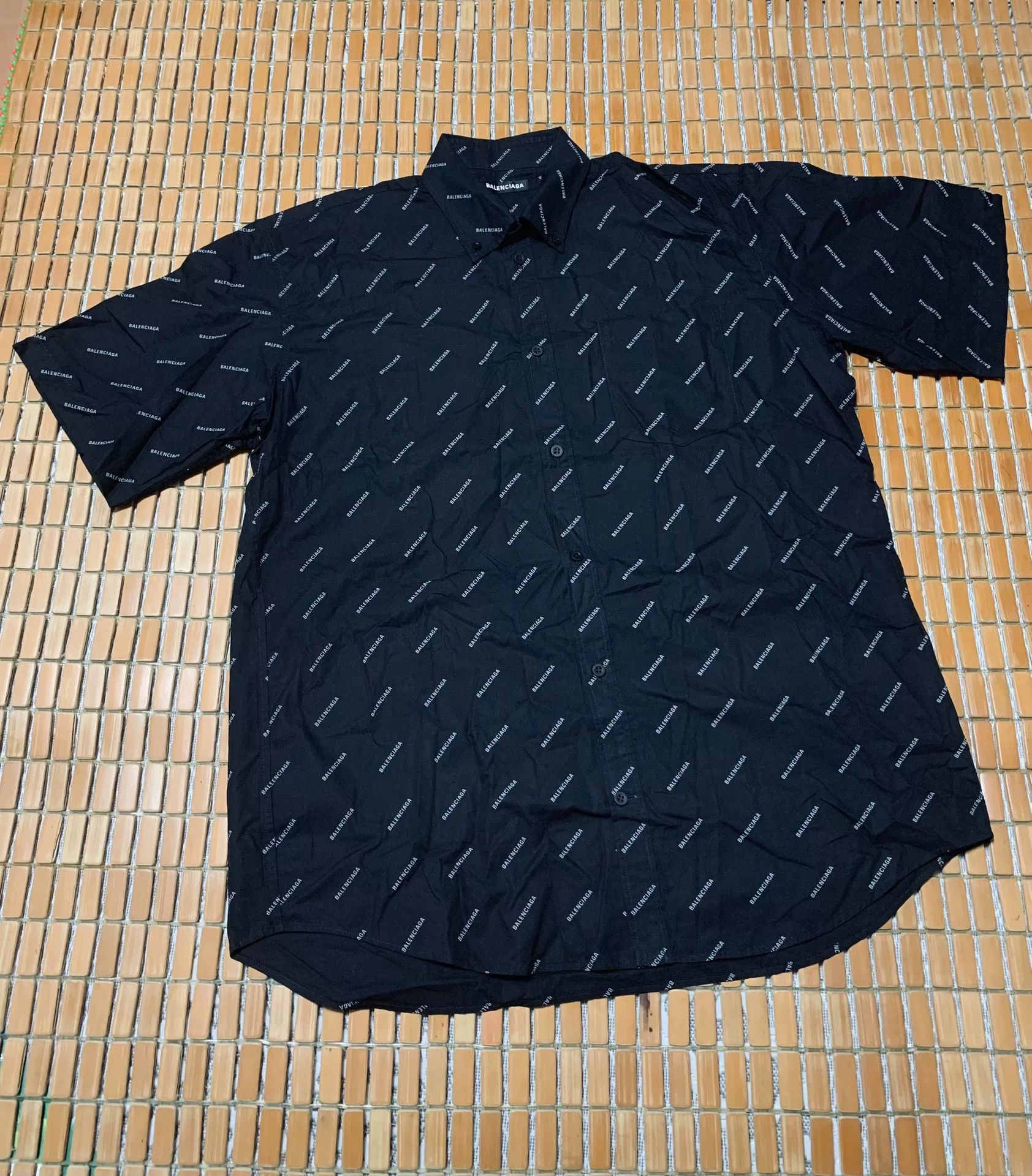 Balenciaga Balenciaga All-Over Print Short-Sleeve Shirt Size US M / EU 48-50 / 2 - 1 Thumbnail