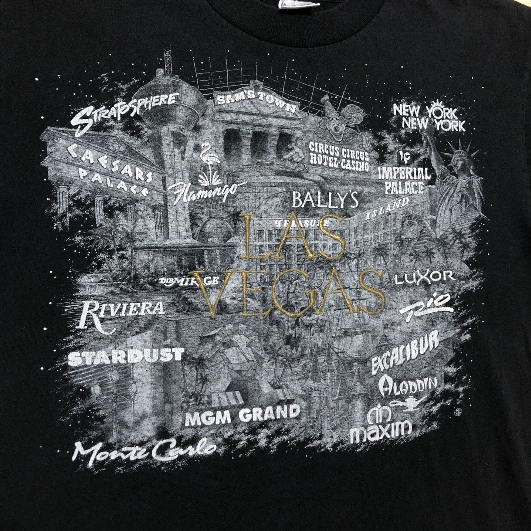 Vintage VINTAGE Murina Las Vegas Strip Hotels Graphic T-Shirt Embroidered Mens Size L Black Size US L / EU 52-54 / 3 - 2 Thumbnail