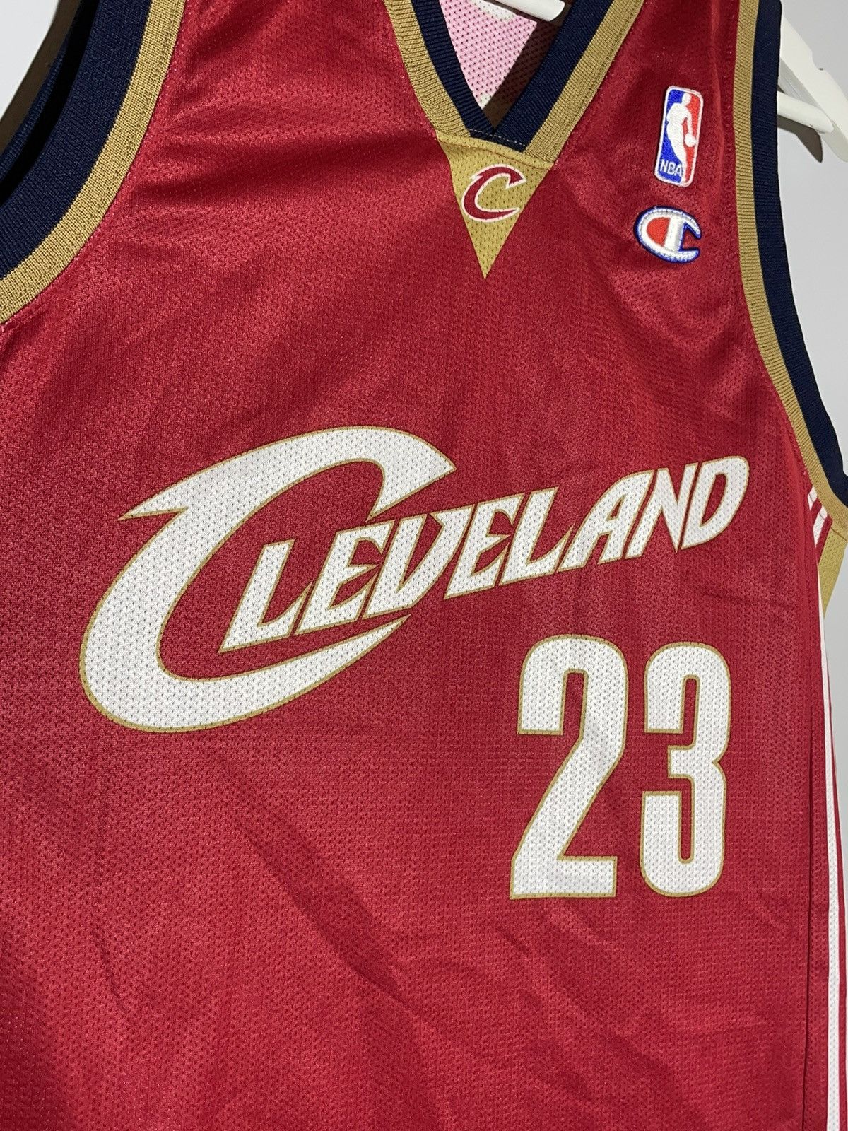 Champion × NBA × Vintage #23 James Cleveland Cavaliers Champion Vintage NBA Jersey Size US M / EU 48-50 / 2 - 4 Thumbnail
