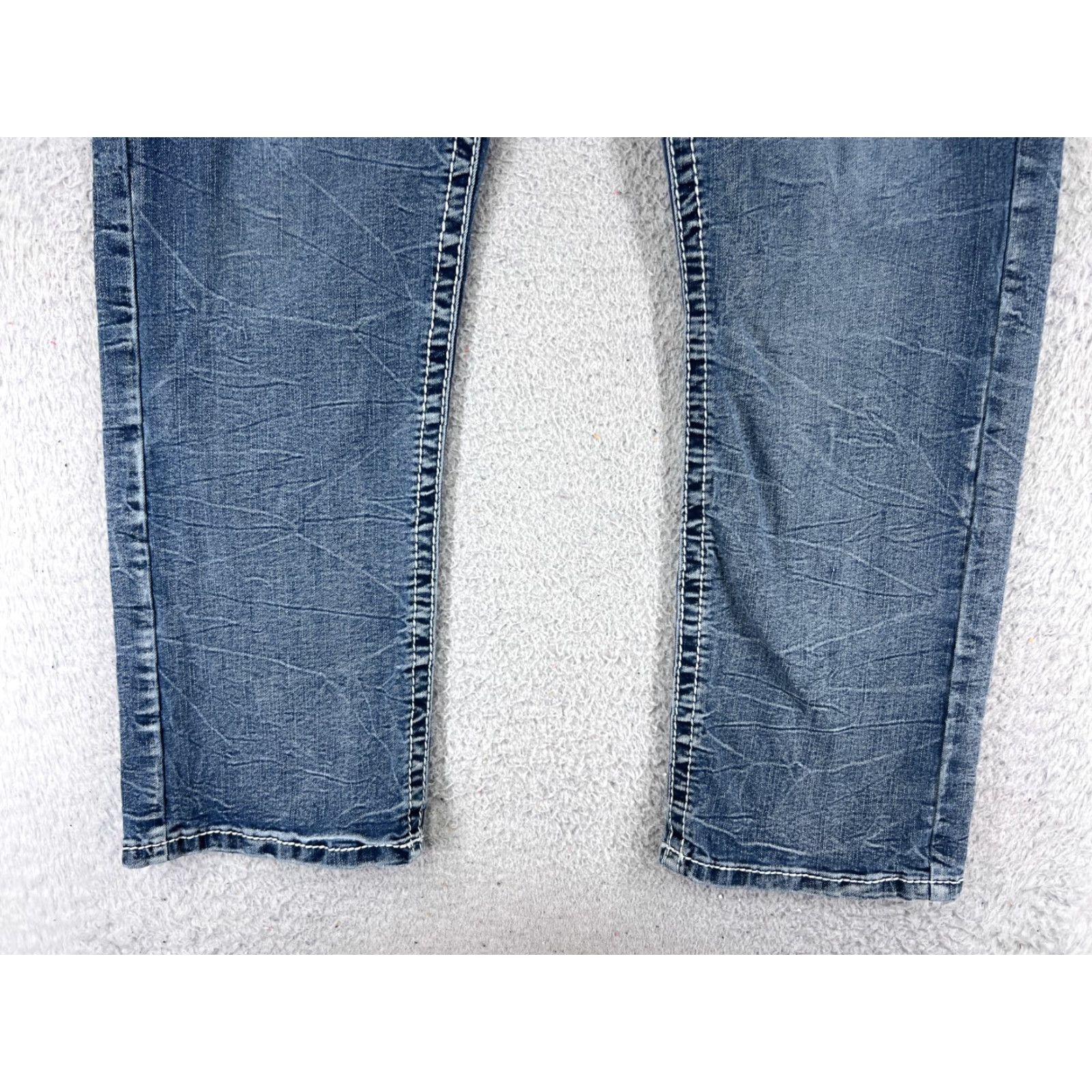 Vintage True Luck Jeans Adult 34 Blue Denim Straight 34x28 Cotton Blend Embroidered 5-Pocket Mens Regular Blue Jeans 34 Mens Size US 34 / EU 50 - 2 Thumbnail