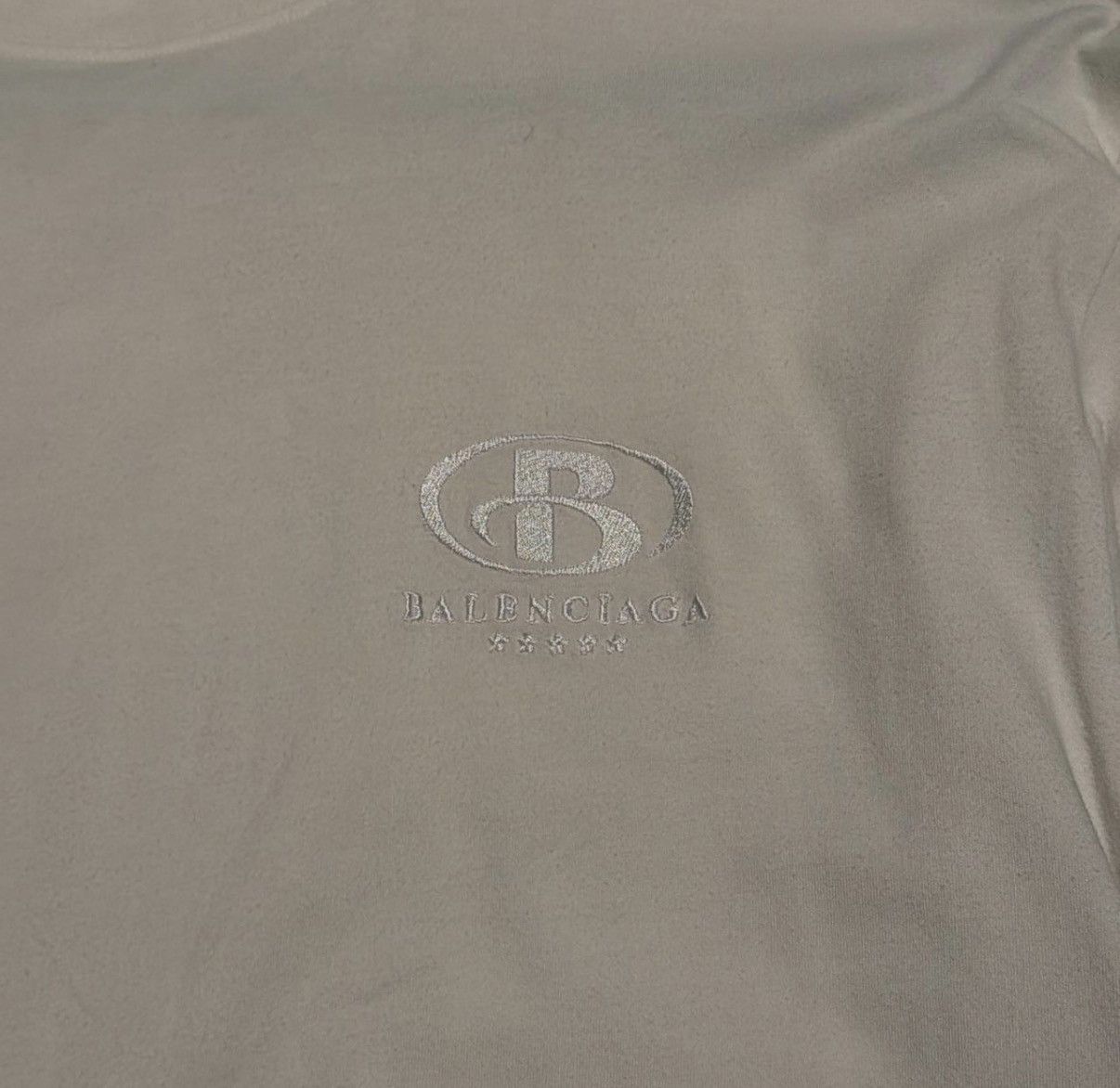 Balenciaga Balenciaga white hotel T Size US L / EU 52-54 / 3 - 4 Thumbnail