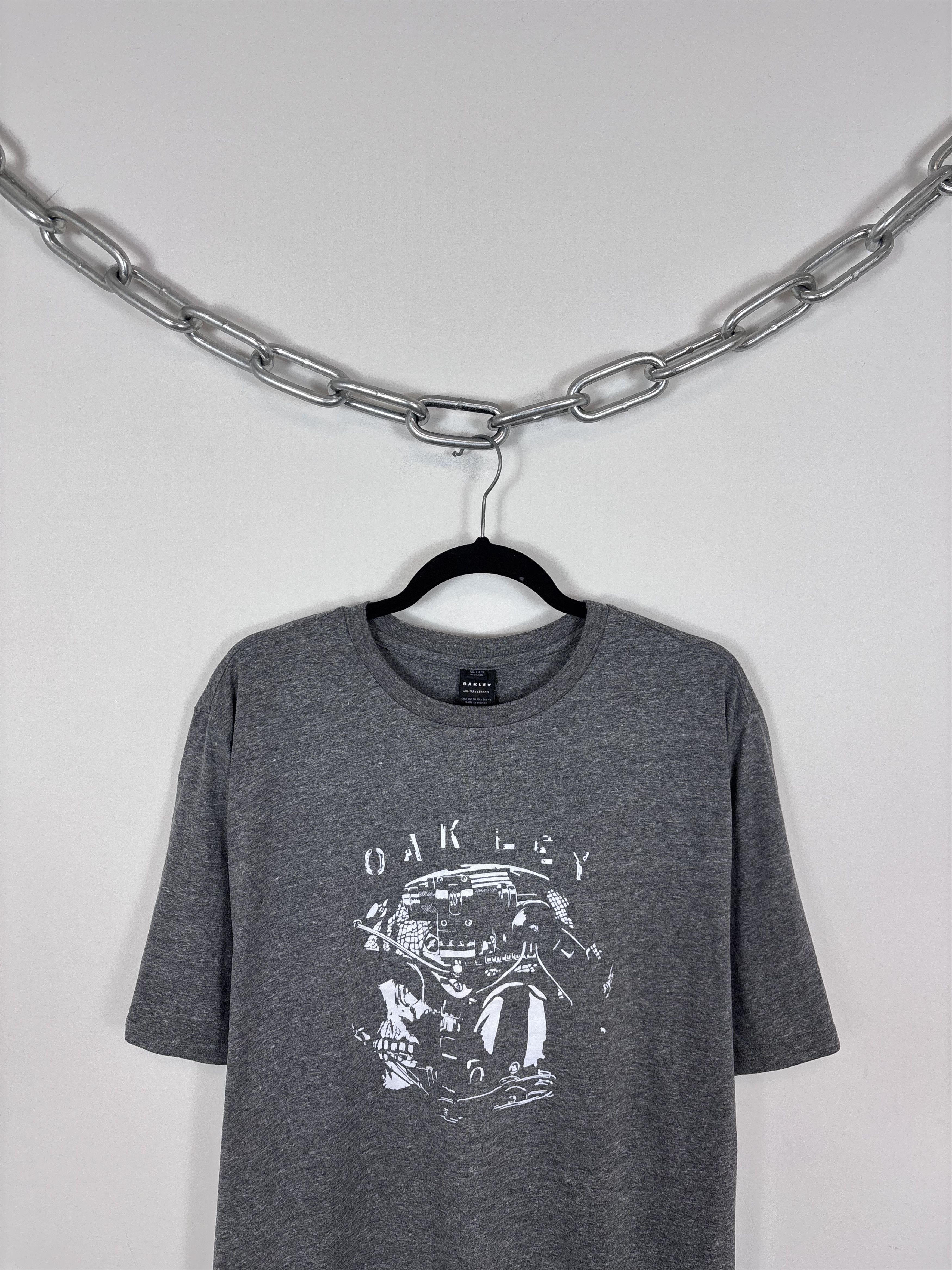 Oakley Oakley Military Channel NWT Men’s Athletic Heather Grey Tee Size US XL / EU 56 / 4 - 4 Thumbnail