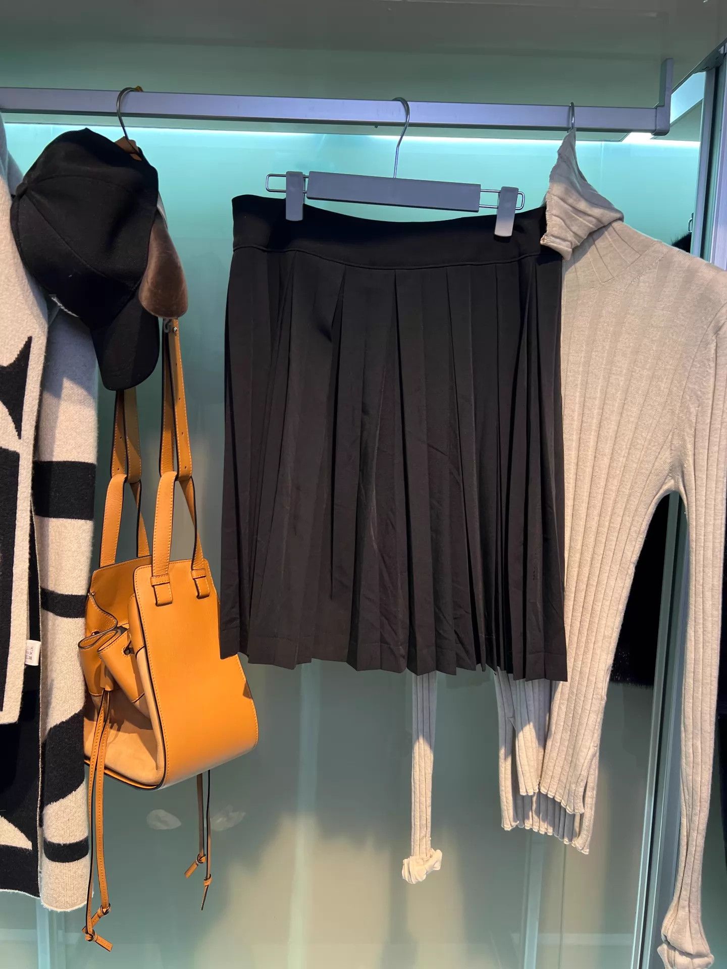 Yohji Yamamoto Yohji Yamamoto Pleated Skirt Size 2 New Size XS / US 0-2 / IT 36-38 - 2 Thumbnail