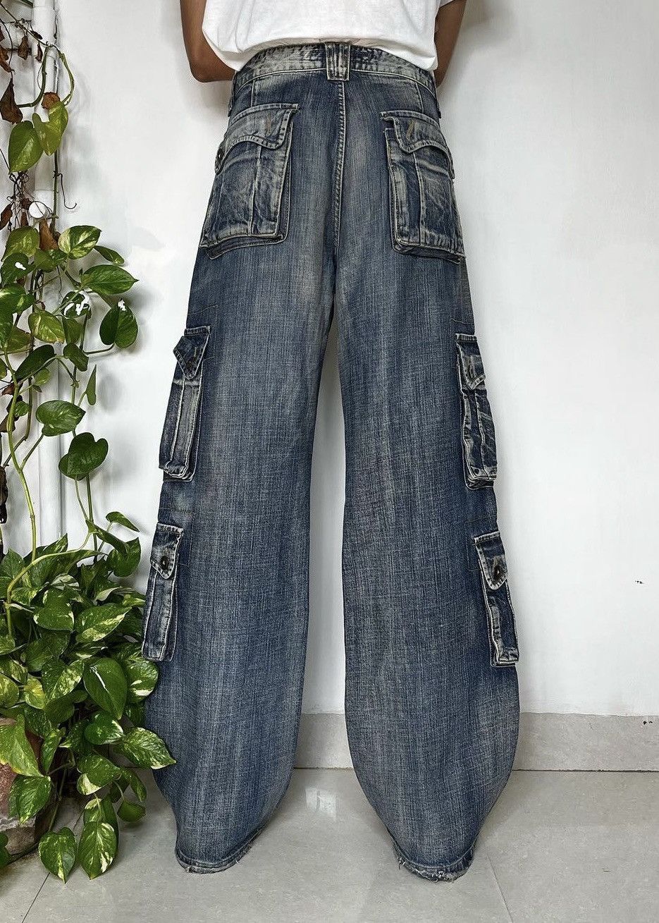 Japanese Brand Y2K Japanese denim multipocket jeans. Size US 33 - 3 Thumbnail