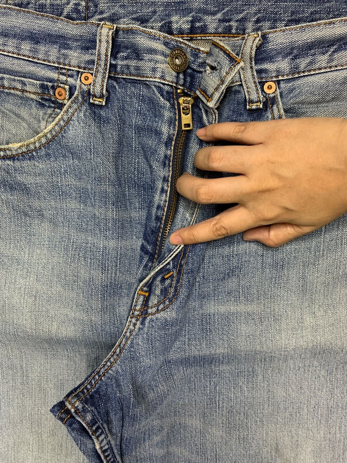 LVC × Levi's × Levi's Vintage Clothing Vintage 90s Levis 504 Blue Wash Distressed Baggy Jeans Size US 33 - 3 Thumbnail