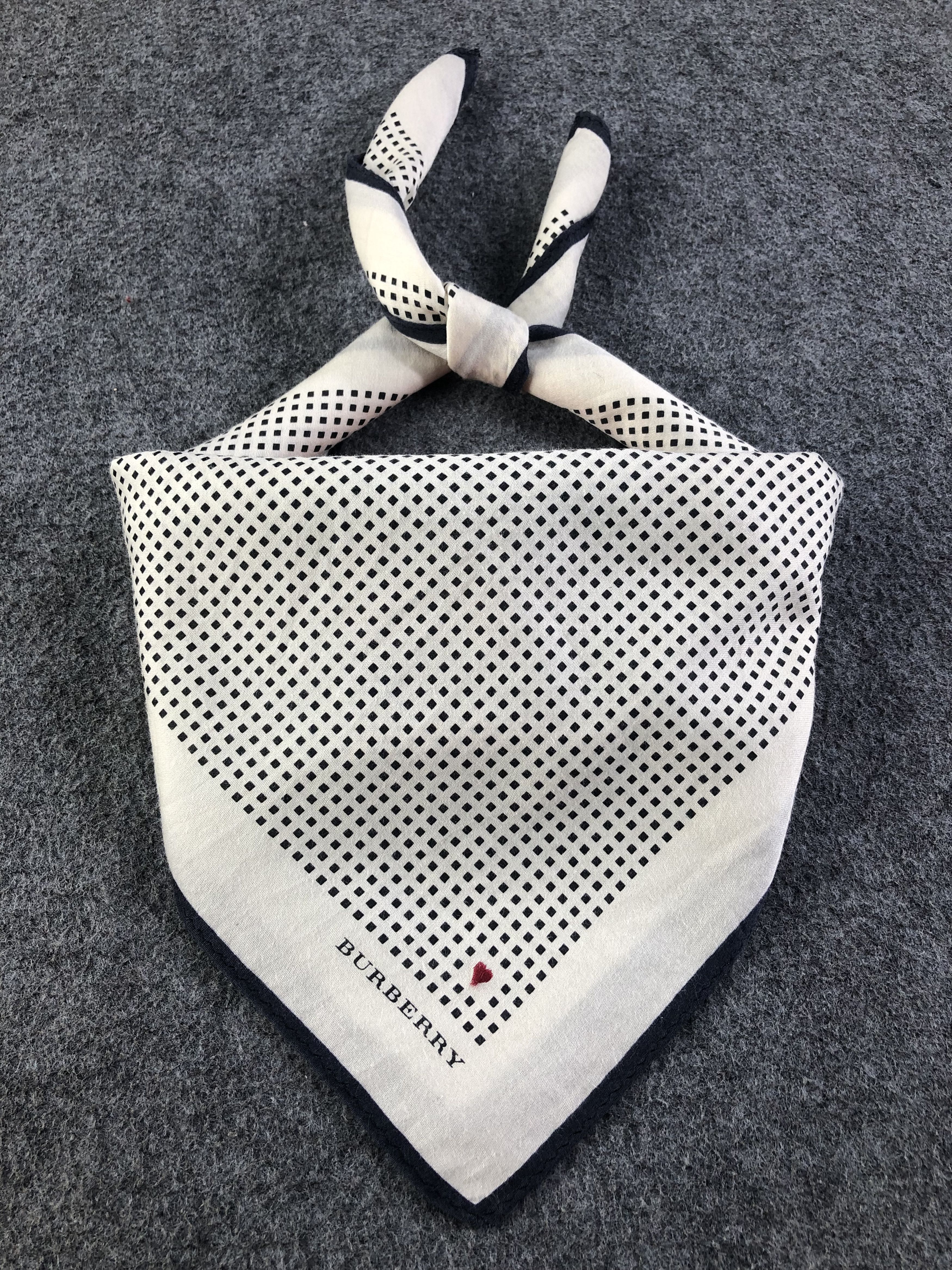 Burberry Burberry Handkerchief / Bandana / Neckerchief Size ONE SIZE - 2 Thumbnail