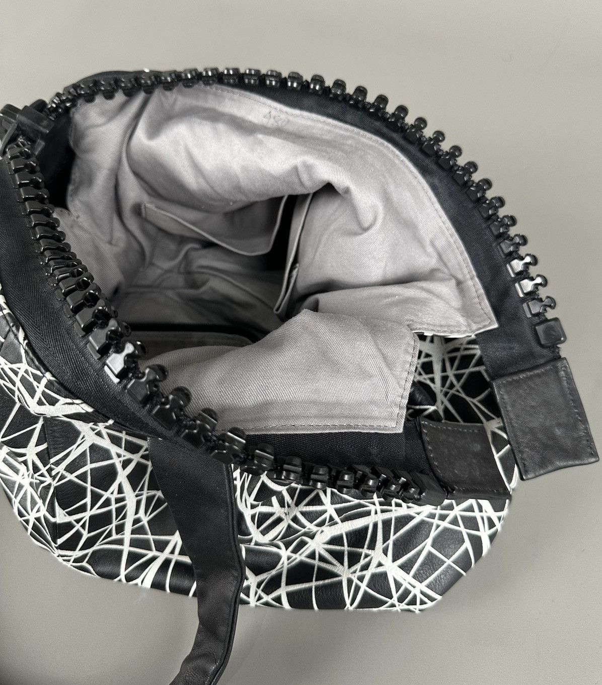 Yohji Yamamoto Kawa - Kawa Big Zipper Abstract Print Leather Hand Bag Size ONE SIZE - 12 Thumbnail