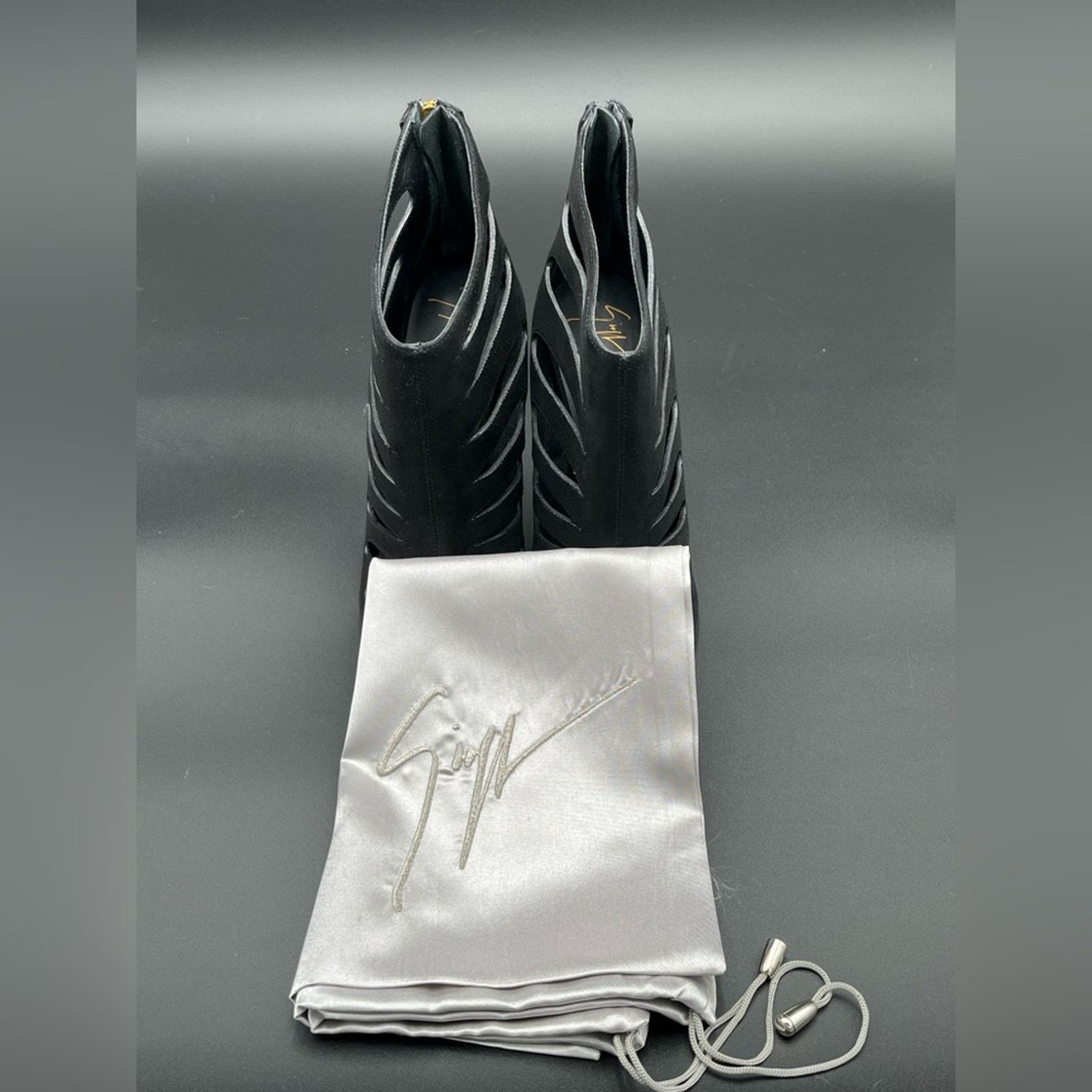 Giuseppe Zanotti Giuseppe Zanotti Black Ester Camoscio 110 Nero Pumps Heels Size US 9.5 / IT 39.5 - 13 Thumbnail