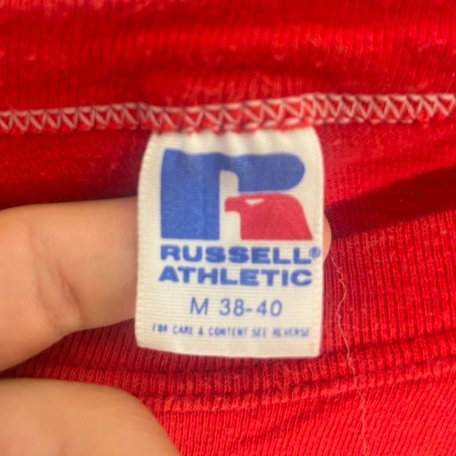 Russell Athletic 1980s "I am a woman service league" red and white t-shirt Size M / US 6-8 / IT 42-44 - 2 Thumbnail