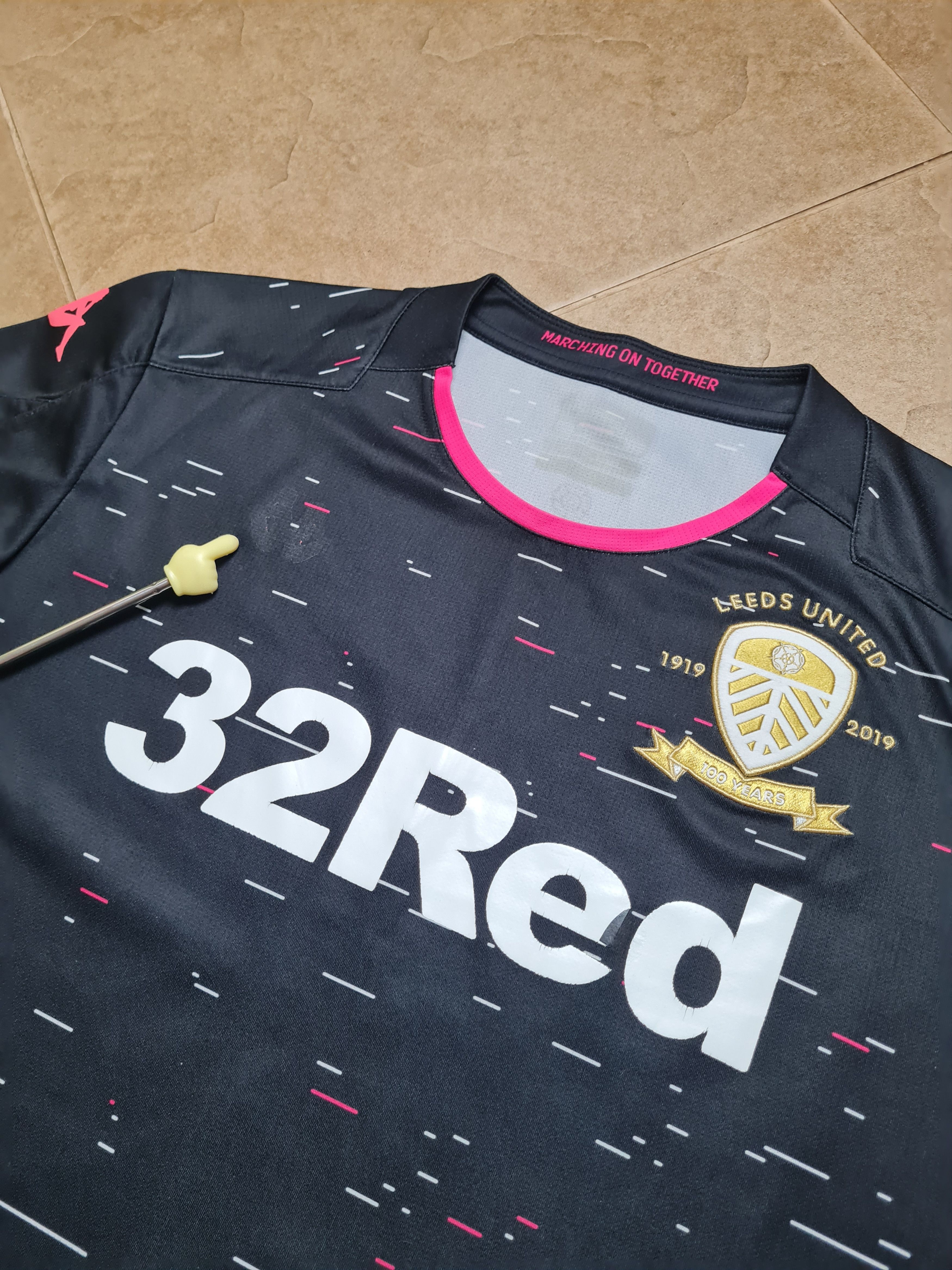 Kappa LEEDS UNITED 2019 2020 AWAY FOOTBALL SHIRT SOCCER KAPPA Size US XL / EU 56 / 4 - 10 Thumbnail