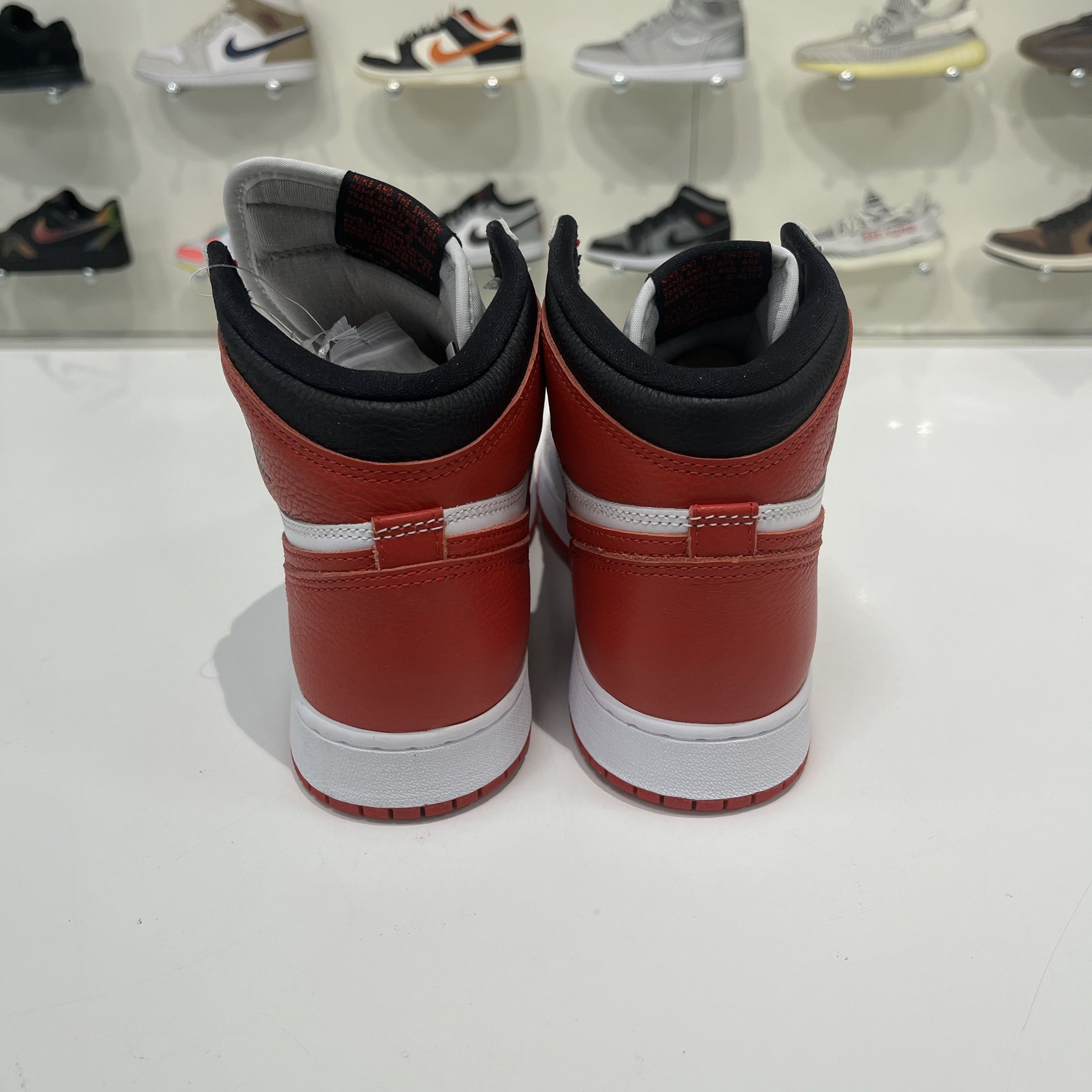 Nike Air Joordan 1 Retro High OG Heritage Size US 6.5 / EU 39-40 - 3 Thumbnail
