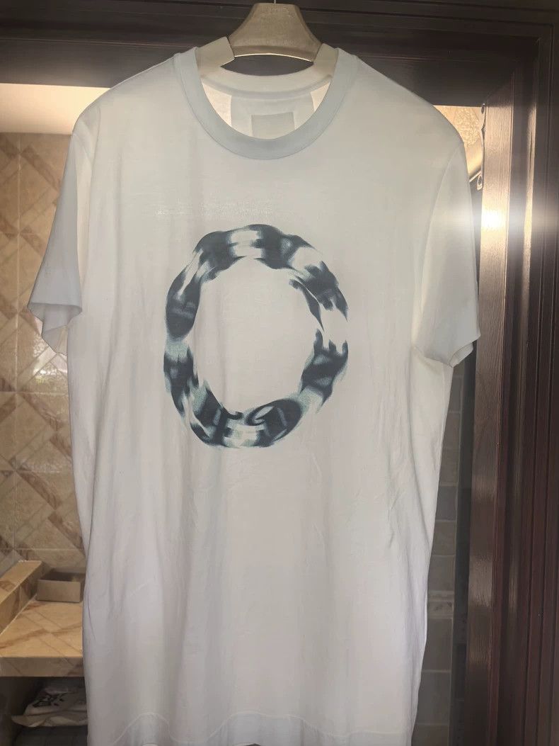 Givenchy Givenchy Short Sleeve White Ring Shape Size US XXS / EU 40 - 1 Thumbnail