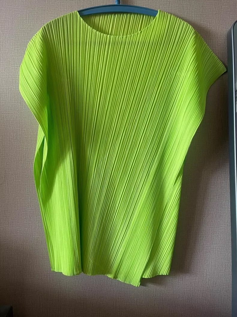 Issey Miyake Issey Miyake size:3 Green pleated kelp top Size S / US 4 / IT 40 - 1 Thumbnail