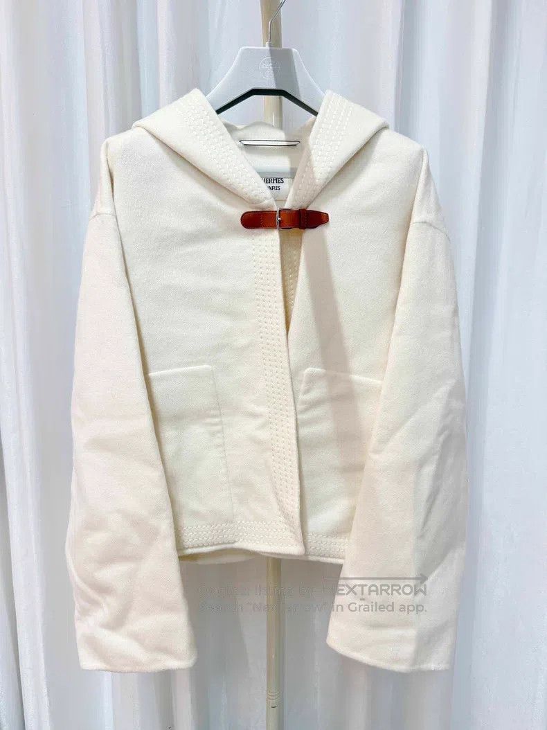 Hermes Hermes White Short Cashmere Jacket Size XS / US 0-2 / IT 36-38 - 1 Thumbnail