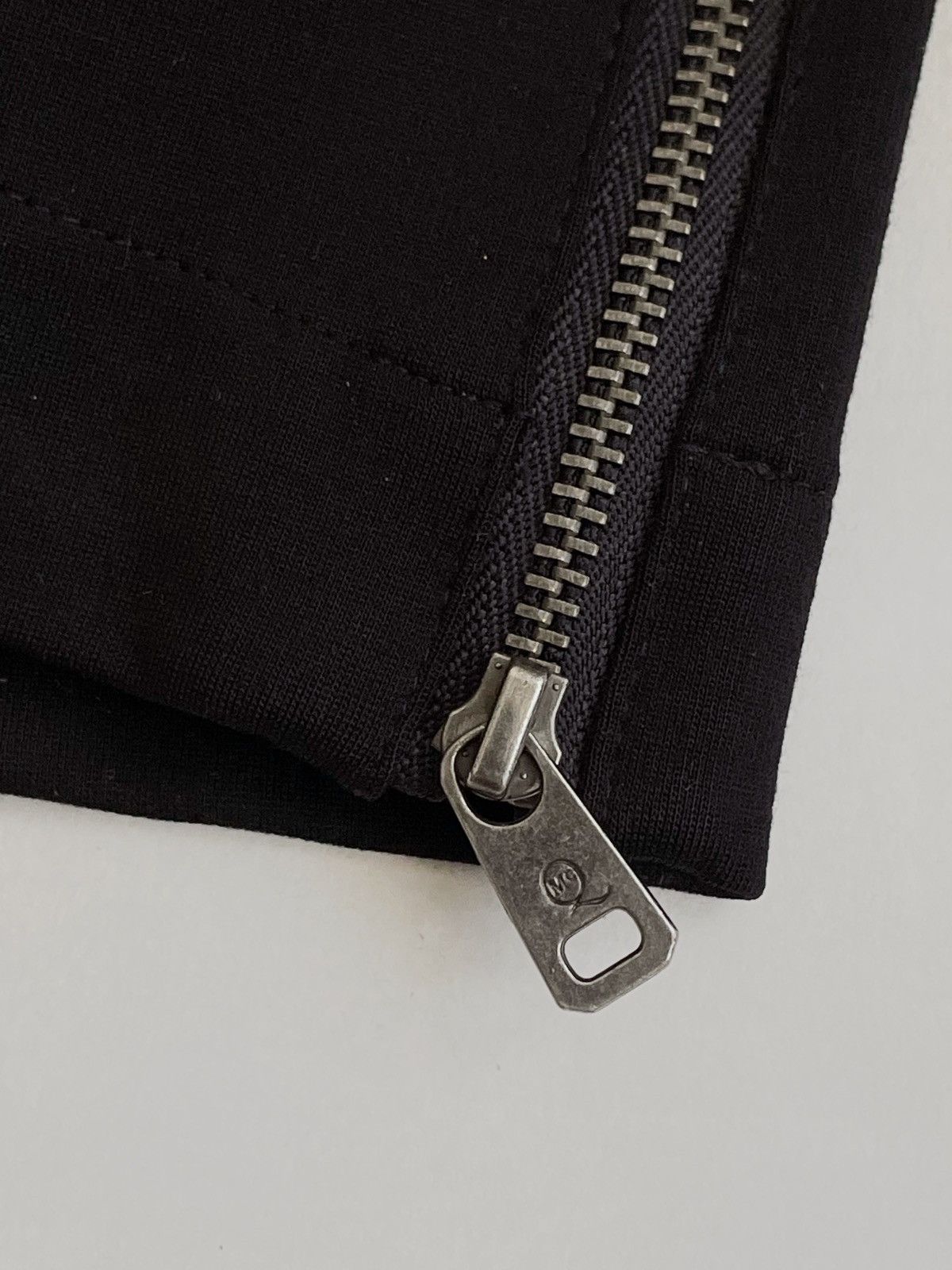 Alexander McQueen Alexander McQueen black zip pants 2012 Size 27" / US 4 / IT 40 - 6 Thumbnail