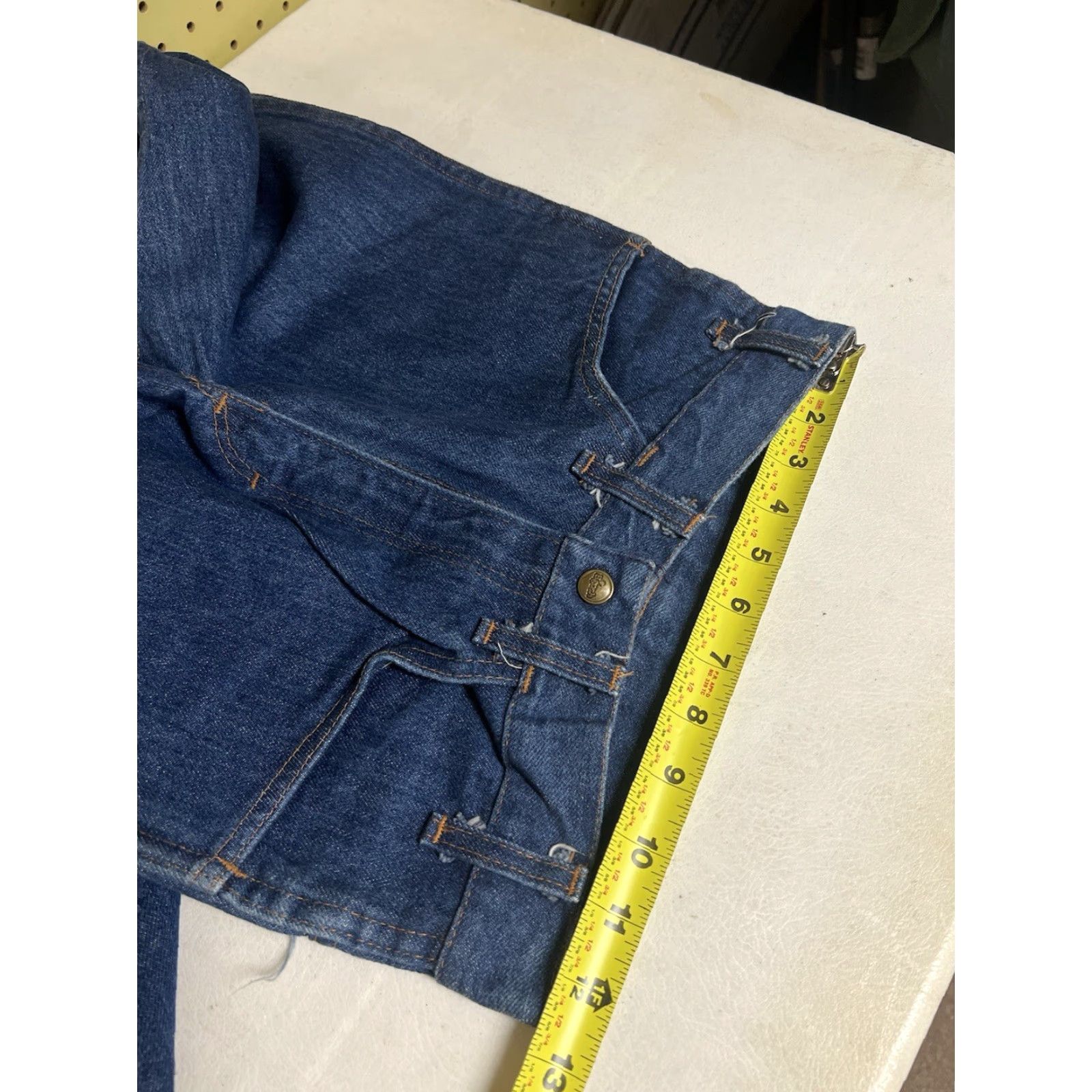 Vintage VINTAGE OshKosh B'Gosh Blue Denim Jeans Men 25x30 Slim/Regular 5-Pocket Rock USA 90s City Logo Belted Straight Breakfast? Size US 26 / EU 42 - 6 Thumbnail
