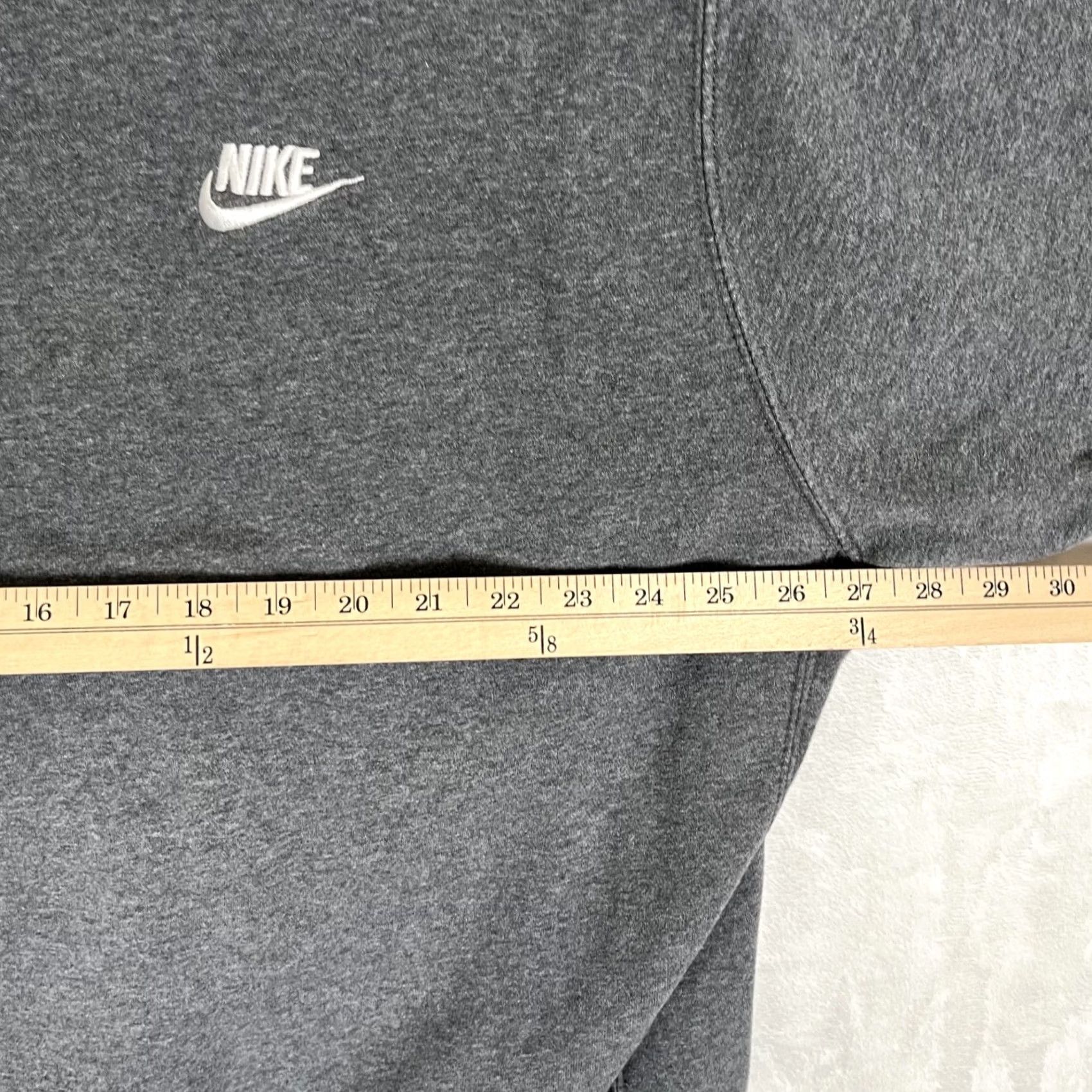 Nike VINTAGE Nike Sweatshirt Crewneck Size 2XL Gray Embroidered Swoosh Y2K Men Size US XXL / EU 58 / 5 - 5 Thumbnail
