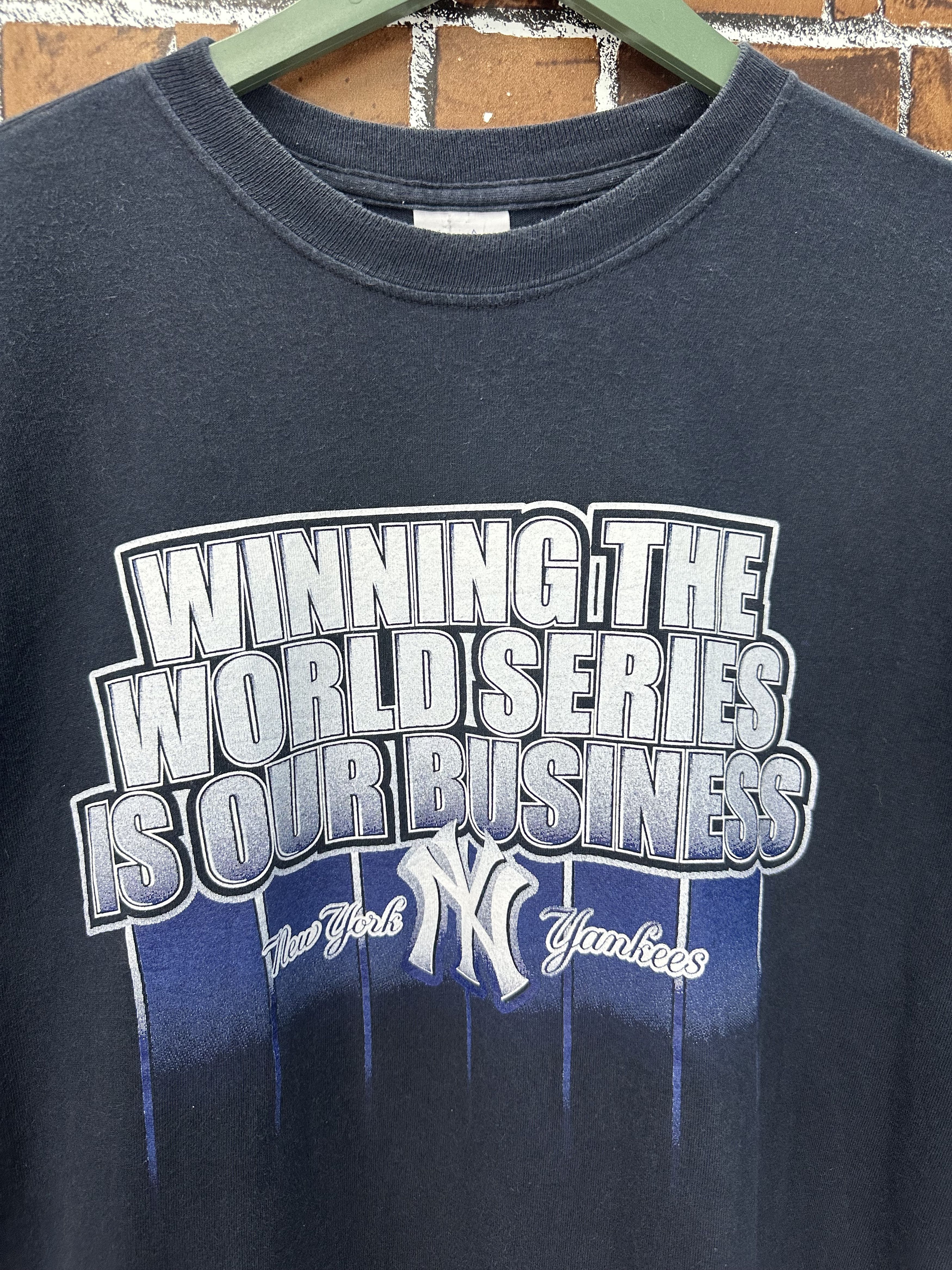 New York Yankees Vintage New York Yankees Majestic Tshirt A1045 Size US L / EU 52-54 / 3 - 3 Thumbnail