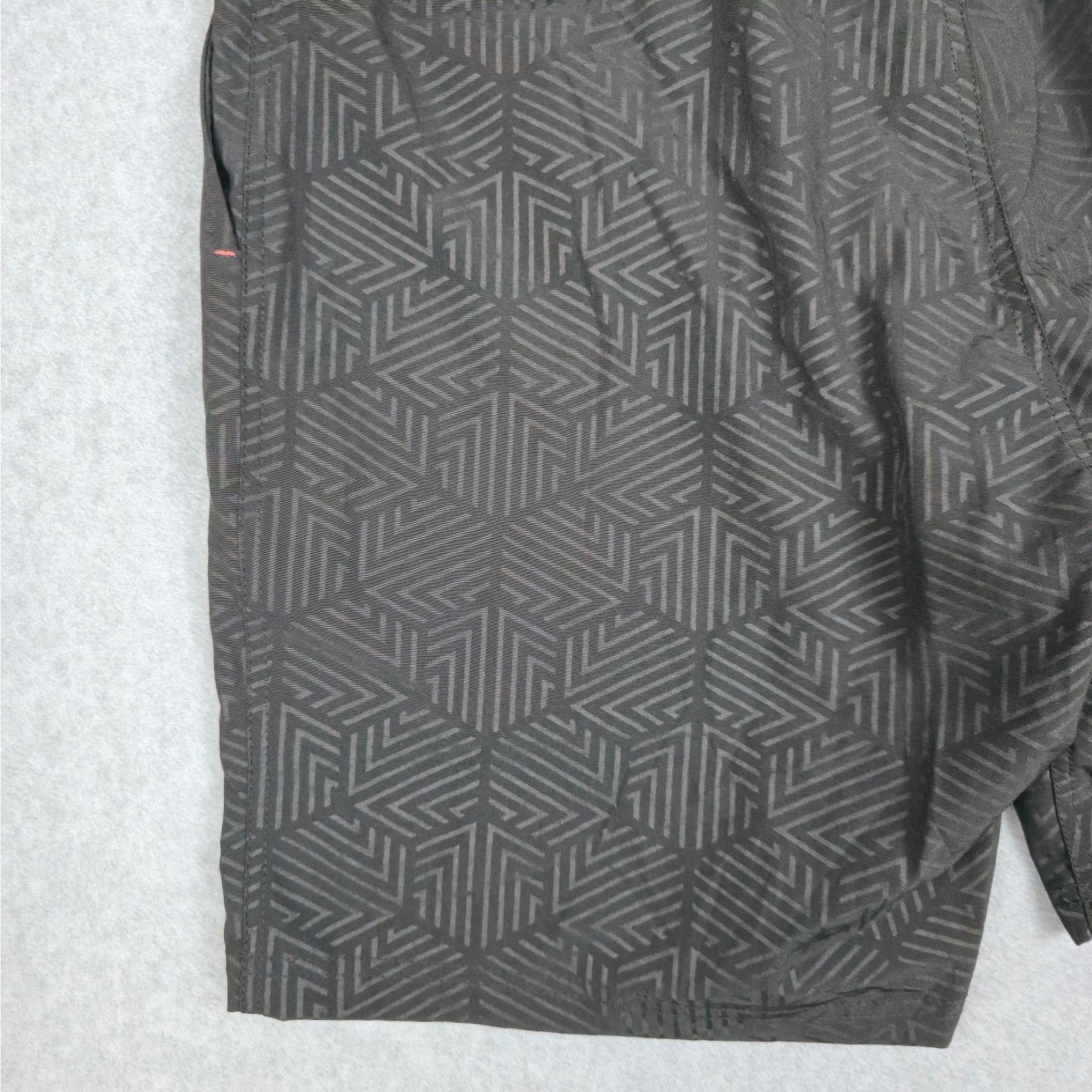 ZeroXposur NWT ZeroXposur Mens Large UV Black Lined Swim Trunks Size US 37 - 8 Thumbnail