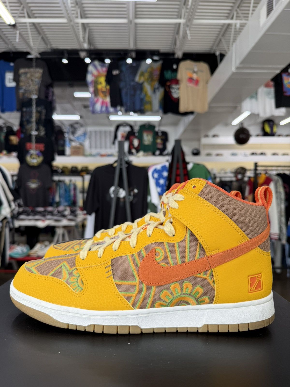 Nike Nike Dunk High Somos Familia Size 10.5 (2022) Size US 10.5 / EU 43-44 - 7 Thumbnail