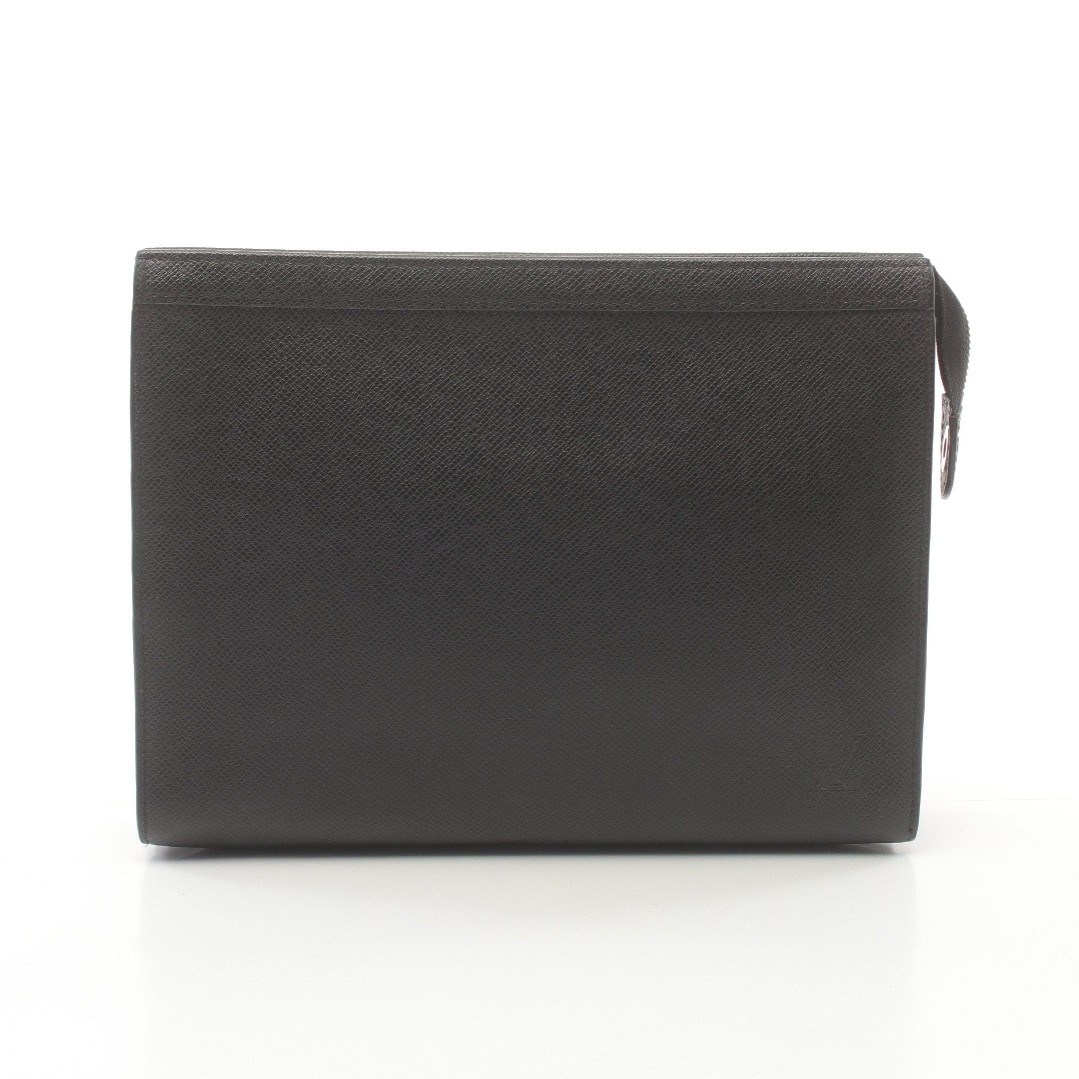 Louis Vuitton Pochette Voyage Mm Taiga Noir Clutch Bag Leather Black