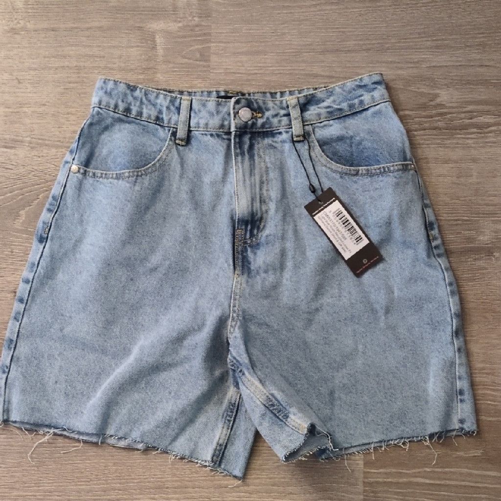 PrettyLittleThing Prettylittlething Lt Blue Wash Loose Fit Girlfriend Shorts 4 Size 27" / US 4 / IT 40 - 4 Thumbnail