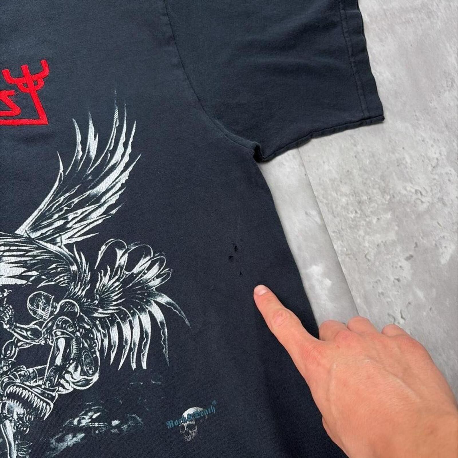 Other Vintage Judas Priest Rock & Death Distressed Band T-Shirt Size US L / EU 52-54 / 3 - 6 Thumbnail