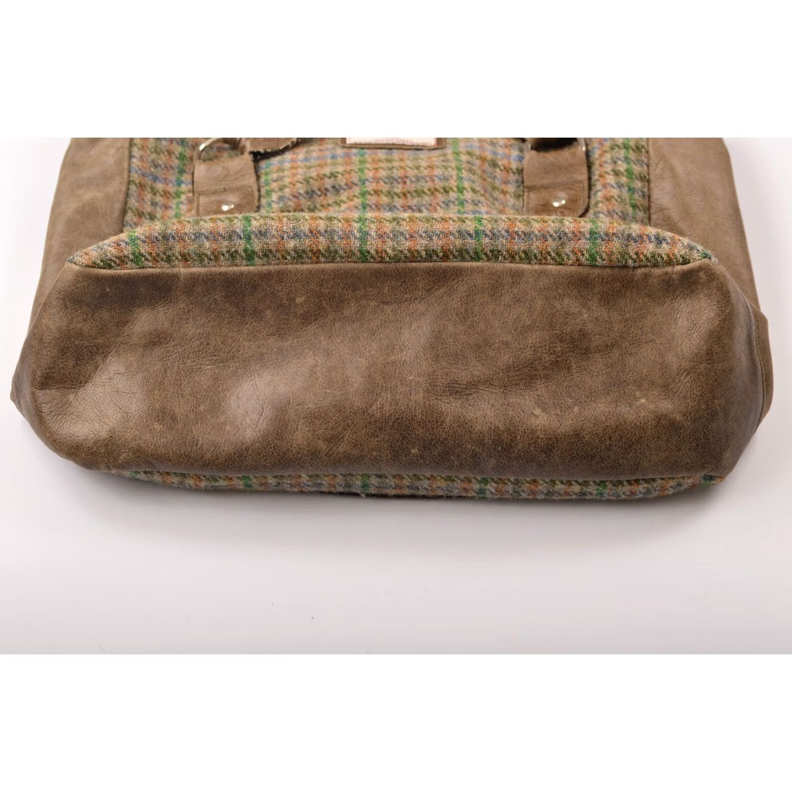 Harris Tweed Harris Tweed Tote Hand Bag Plaid Womens Tote Harris Tweed Multicolor Wool Exterior Material Tweed Plaid Tote Hand Bag Womens Harris Tweed Plaid Size ONE SIZE - 6 Thumbnail