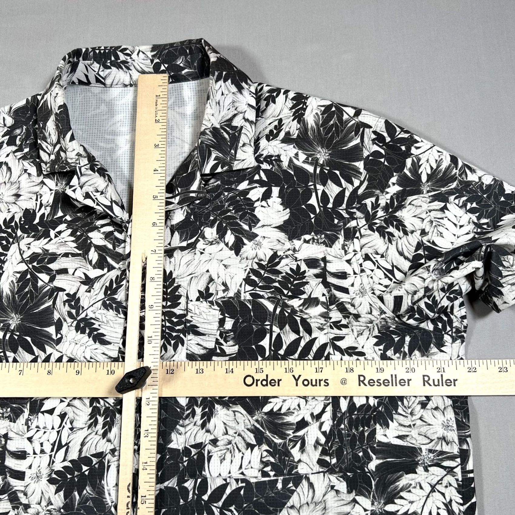 Lululemon Lululemon Men's M Black White Floral Leaf Print Casual Button Up Camp Shirt Size US M / EU 48-50 / 2 - 5 Thumbnail