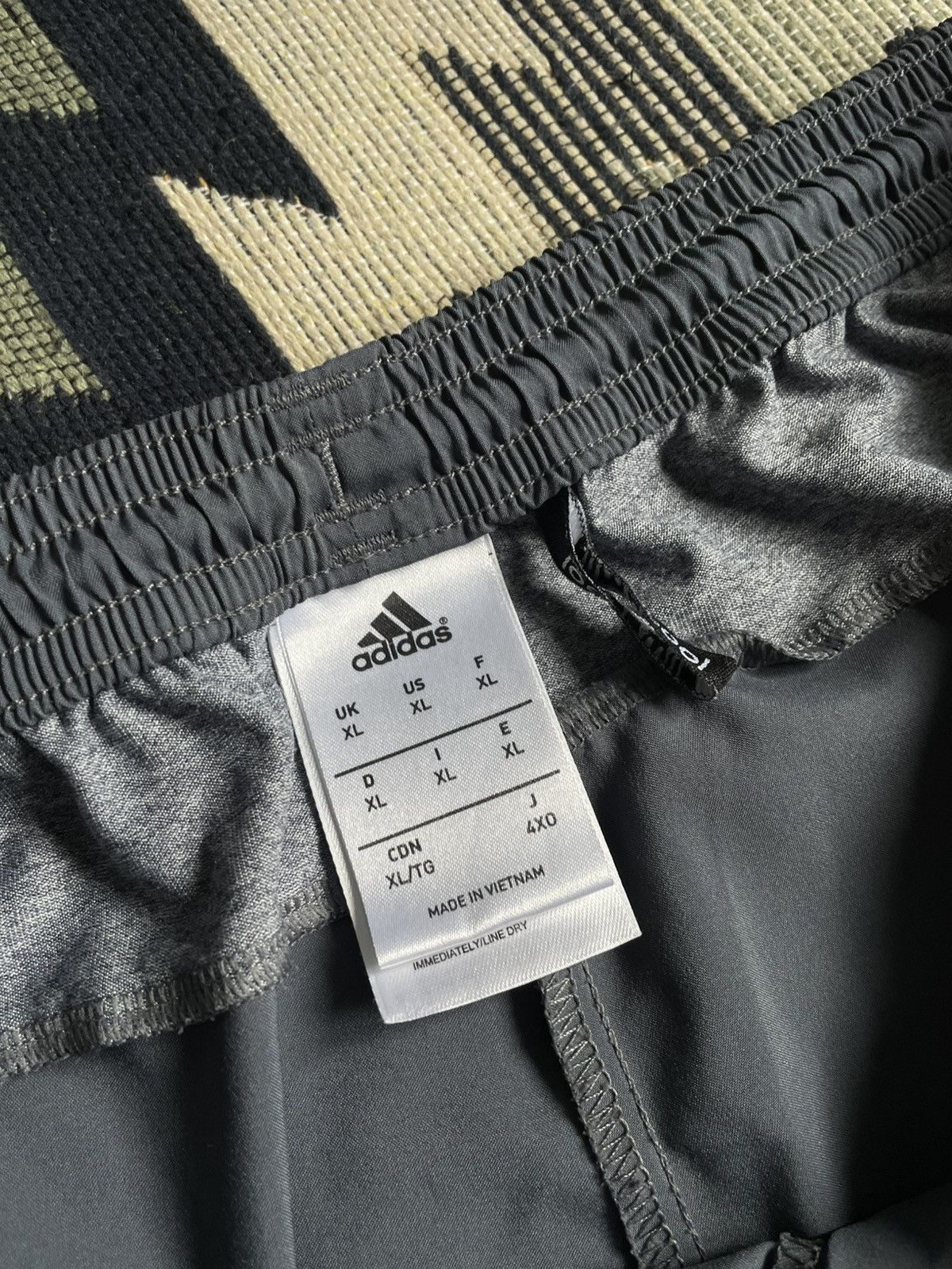 Adidas × Vintage Adidas Real Madrid 2015/16 Blockcore Shorts Size US 36 / EU 52 - 10 Thumbnail