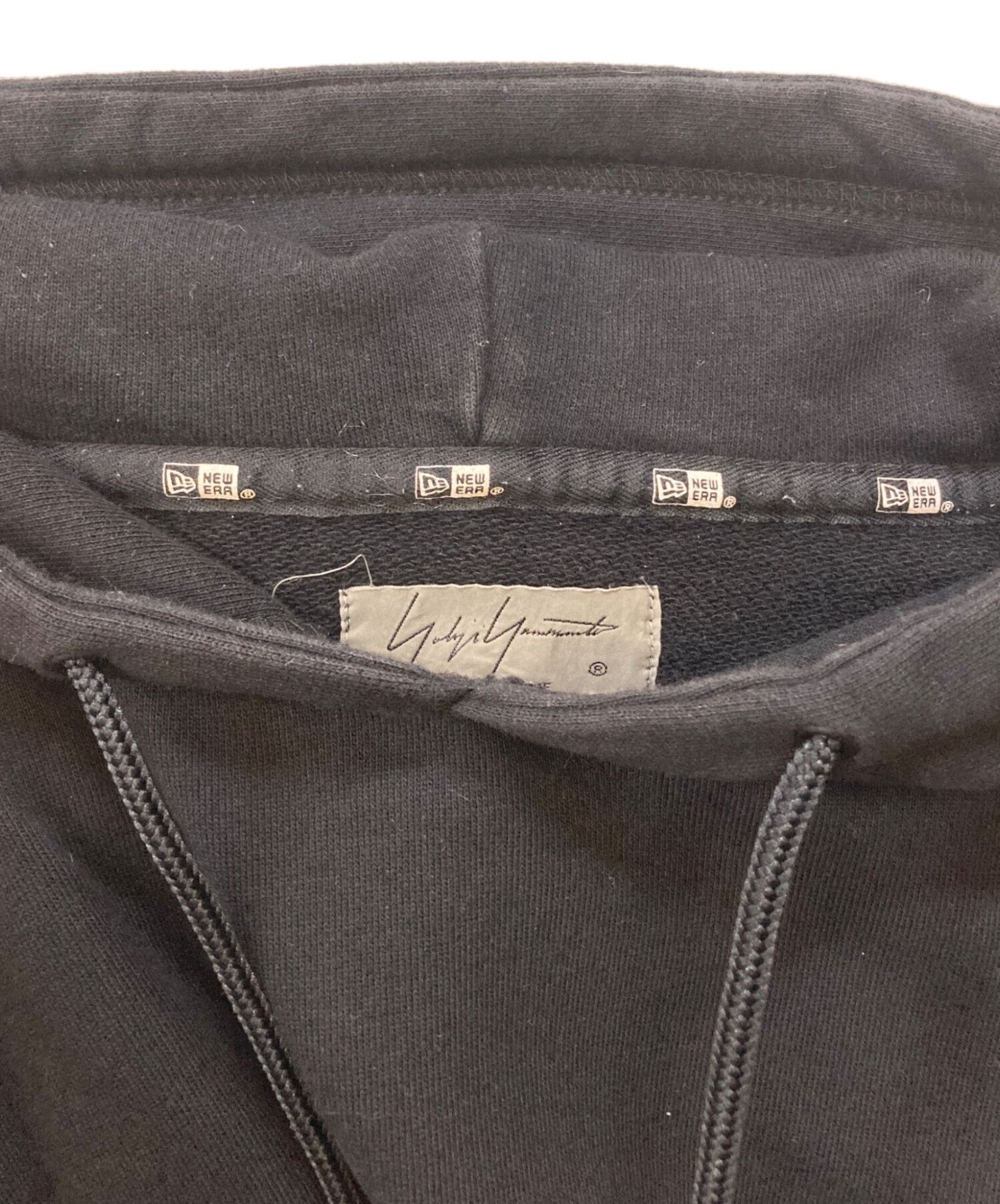 New Era × Yohji Yamamoto New Era x YOHJI YAMAMOTO Embroidered Logo Hoodie Size M Size US M / EU 48-50 / 2 - 3 Thumbnail