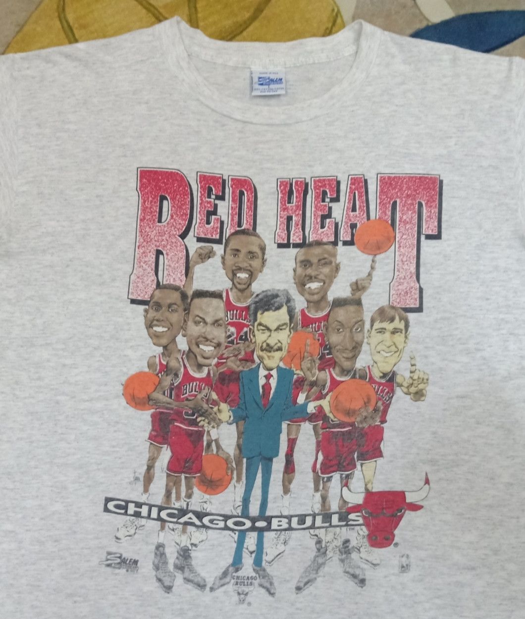 NBA × Vintage Vintage 90s NBA Playoffs Chicago Bulls Red Heat T-shirt Size US L / EU 52-54 / 3 - 5 Thumbnail