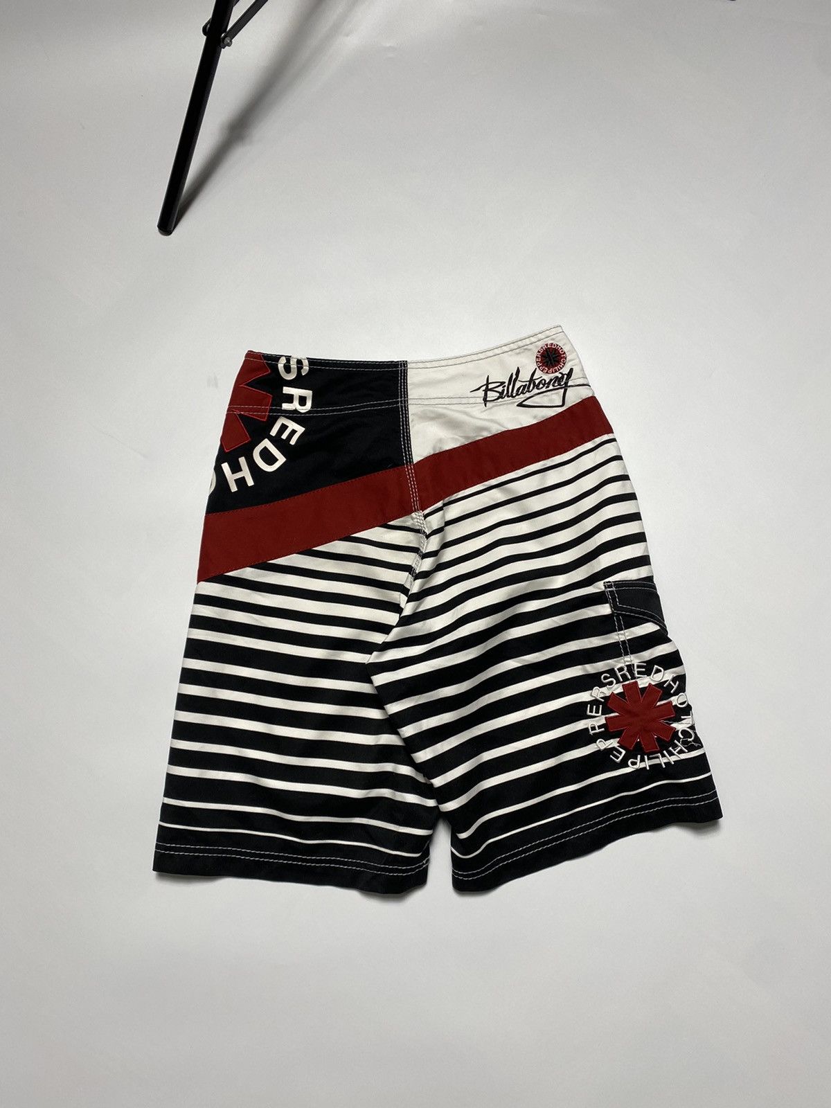 Billabong Limited Edition Red Hot Chili Peppers X Billabong Shorts Size US 28 / EU 44 - 9 Thumbnail