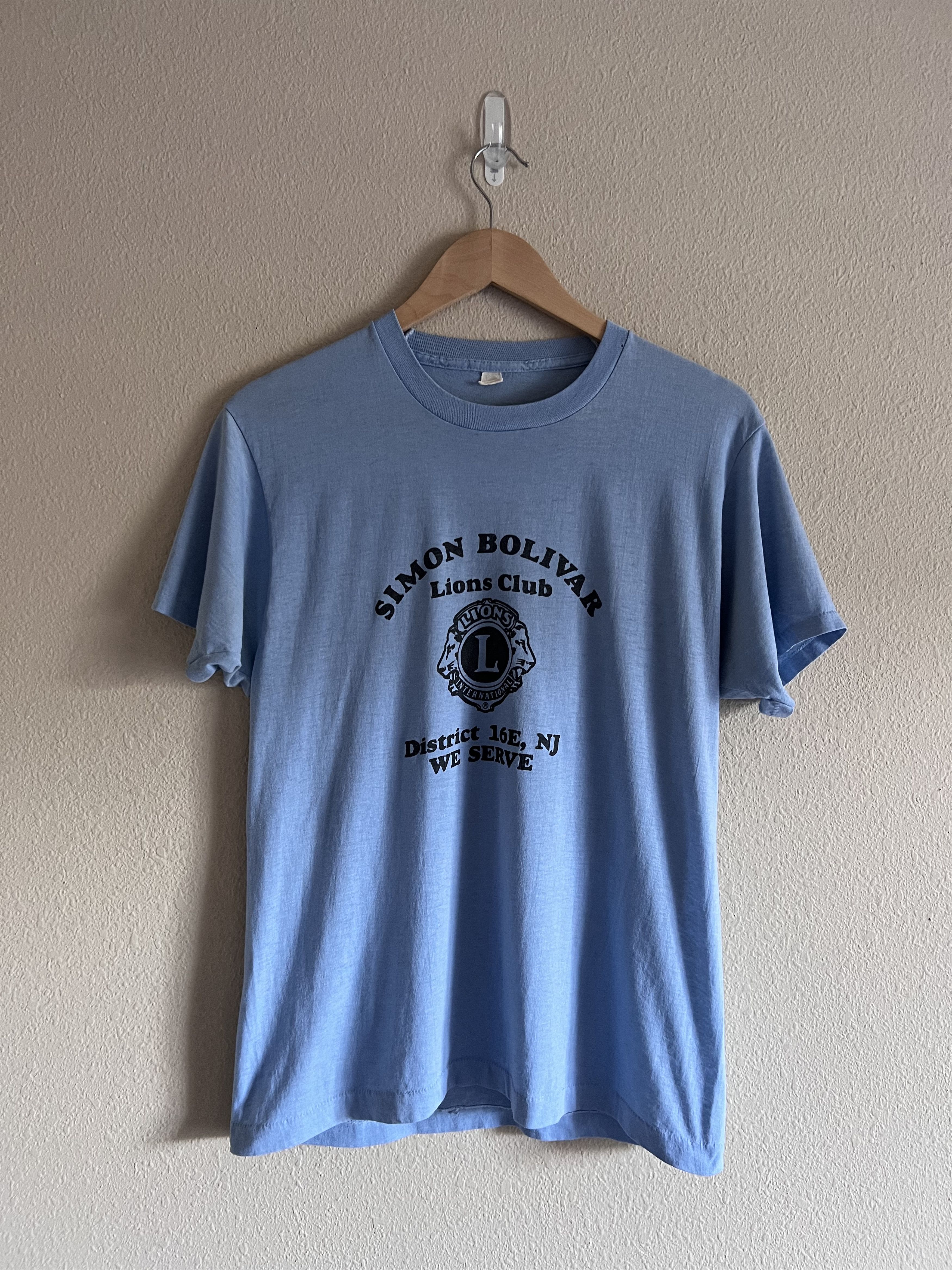 Vintage Vintage 80s Simon Bolivar Lions Club Tee in Blue Size US S / EU 44-46 / 1 - 2 Thumbnail