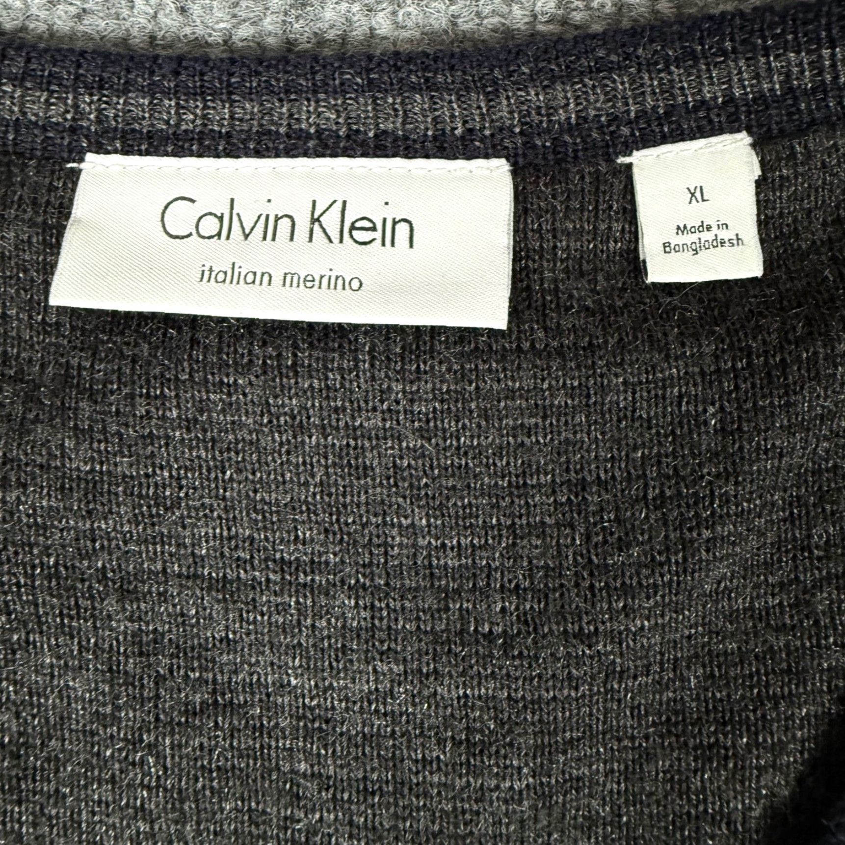 Calvin Klein Calvin Klein Italian Merino Wool V-Neck Sweater Men XL Knit Pullover Blue Size US XL / EU 56 / 4 - 4 Thumbnail